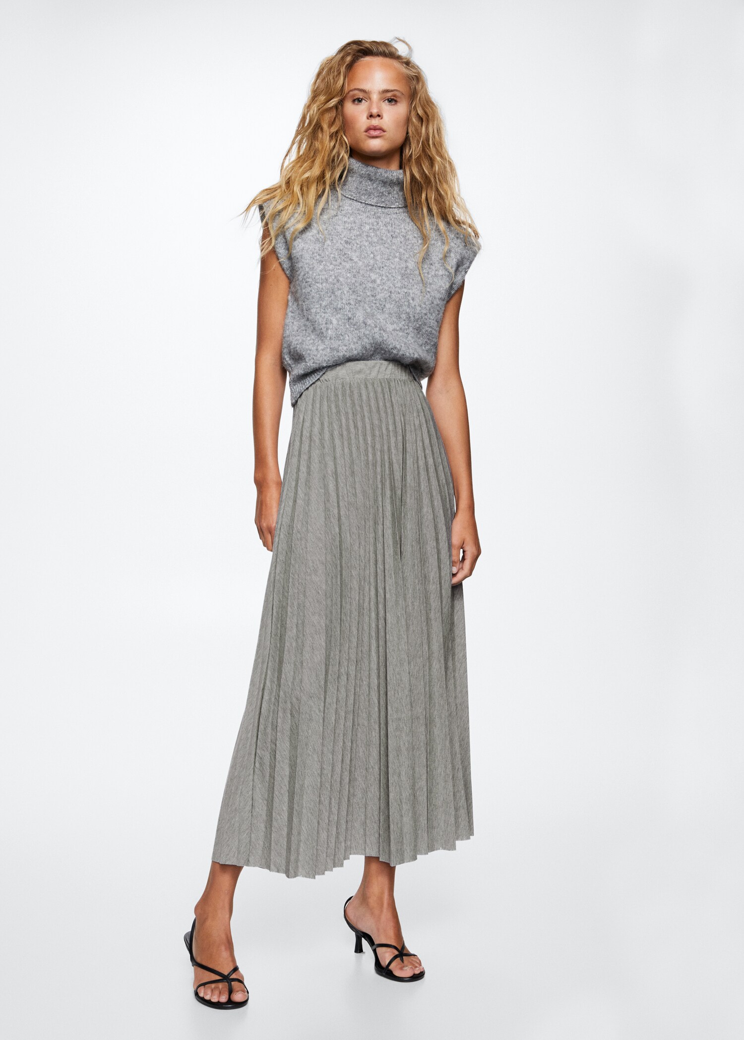 Pleated midi skirt - General plane