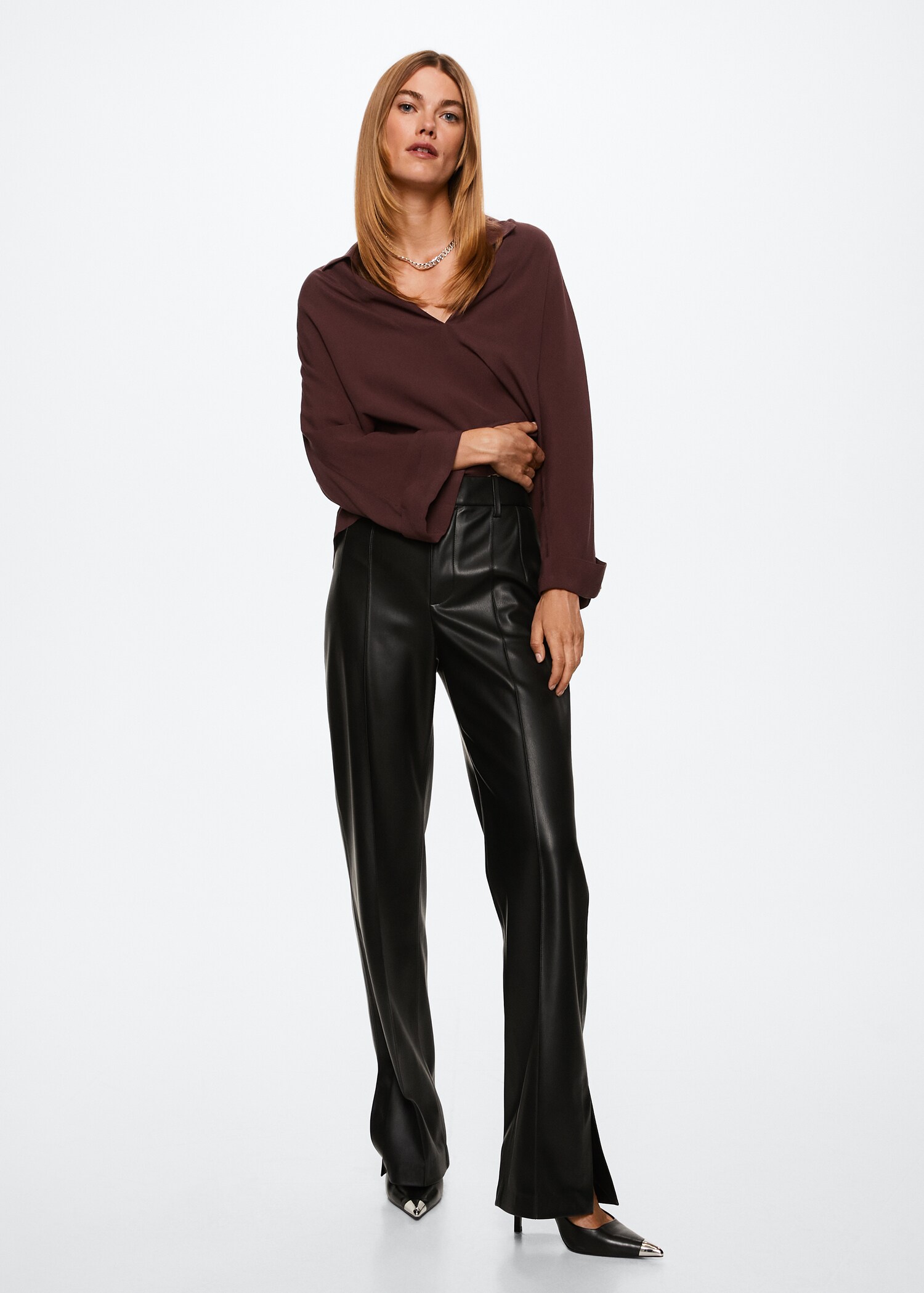 V-neck blouse - General plane