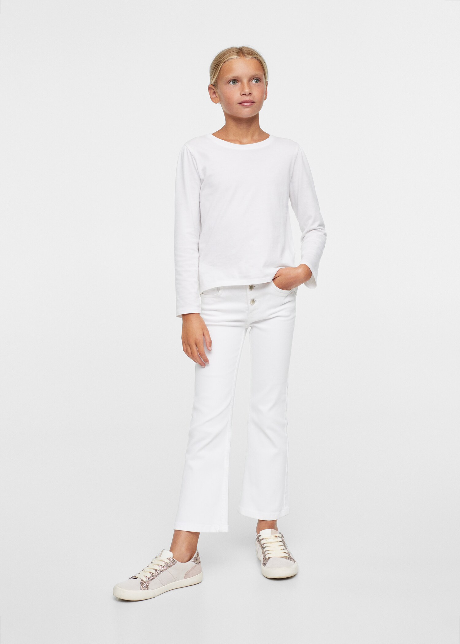 Flared Jeans mit Knöpfen - Allgemeine Ansicht