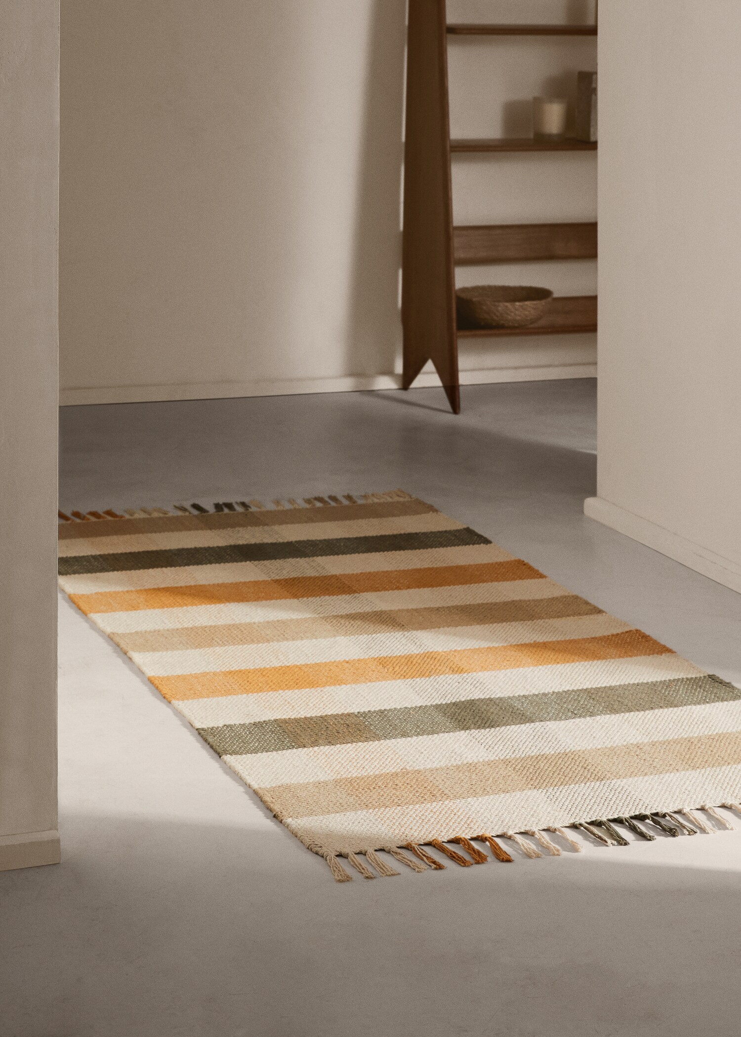 Almofada aos quadrados com franjas 70 x 150 cm - Plano geral