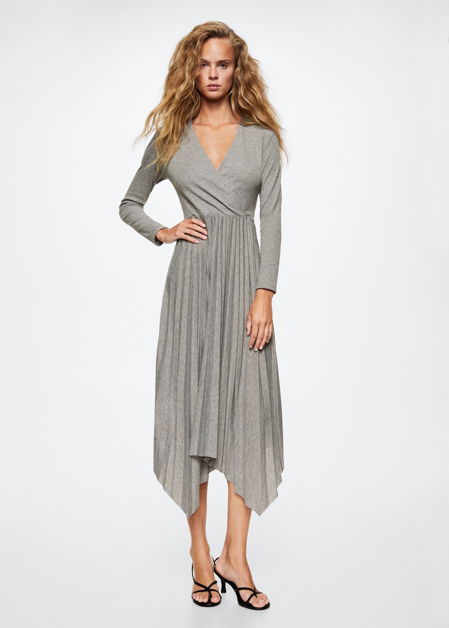 Vestido midi plisado - Plano general