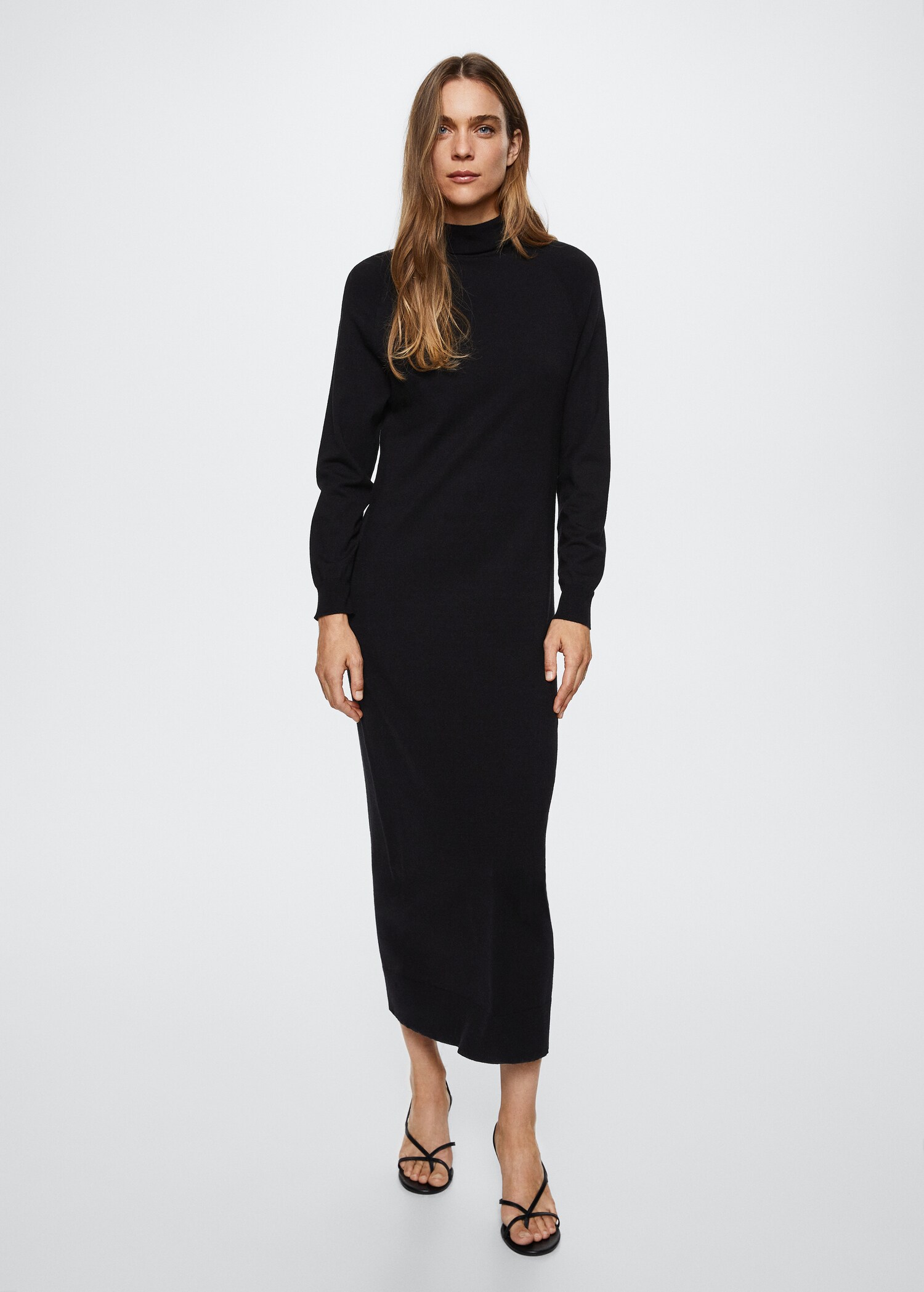 Knitted turtleneck dress - General plane