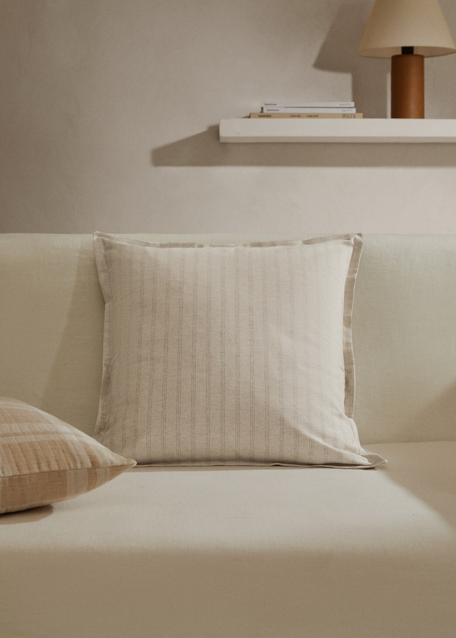 Față de pernuță din bumbac cu dungi 60x60 cm - Plan general