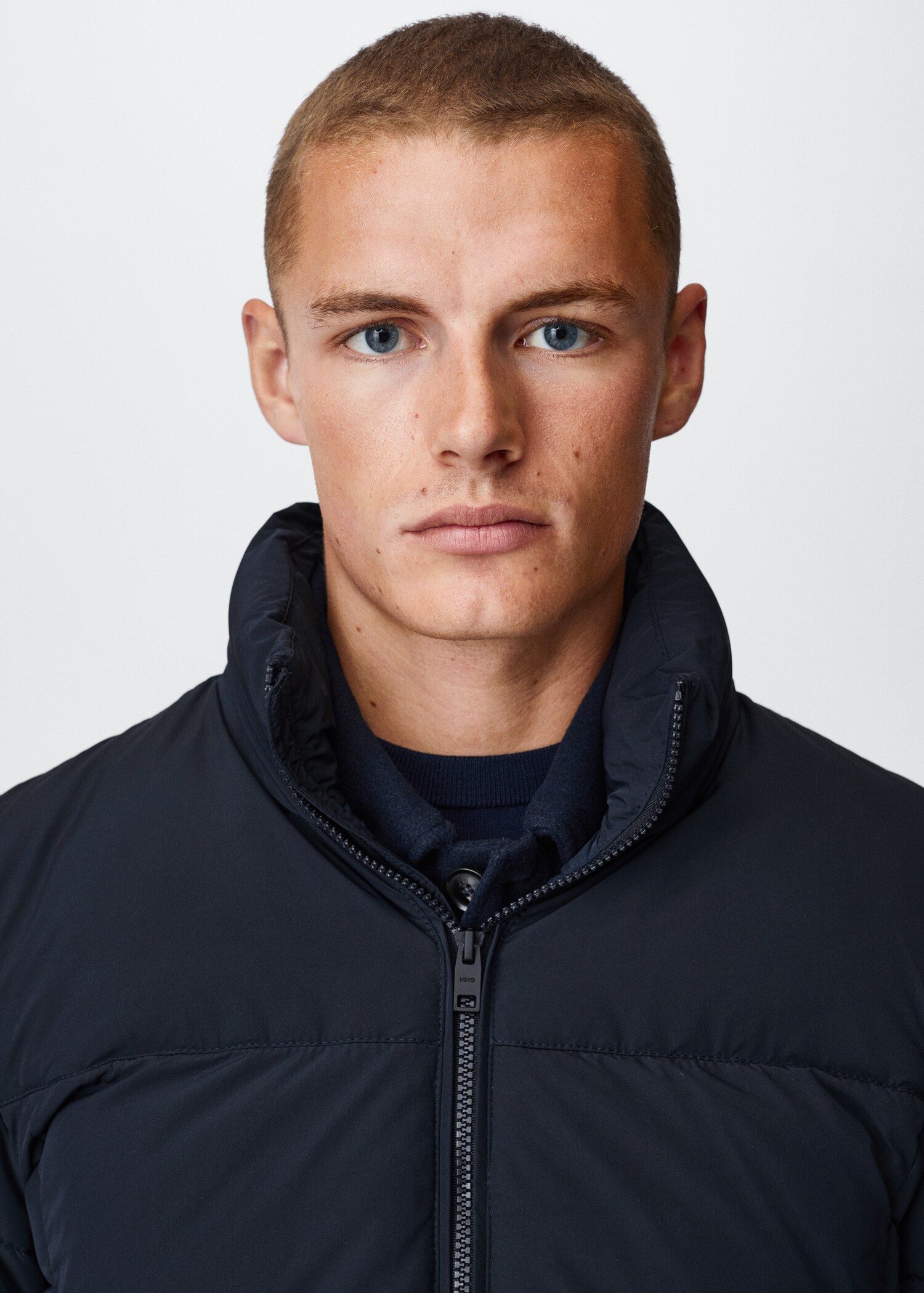 Kurzer thermoregulierender Anorak - Detail des Artikels 4