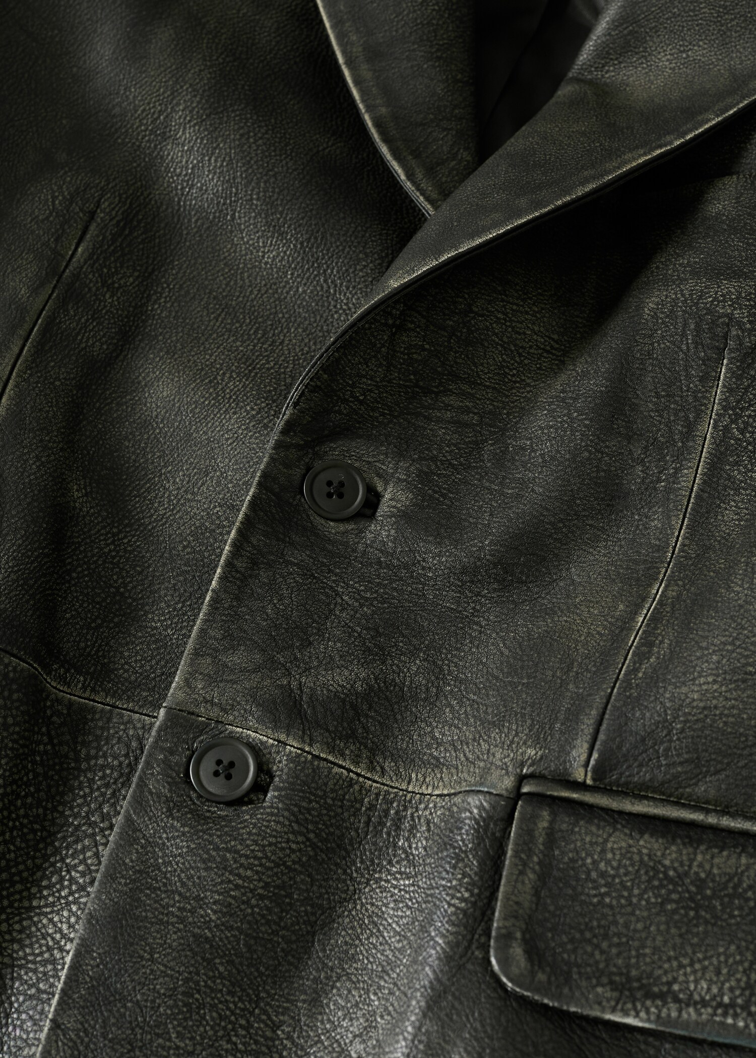 Worn-effect leather jacket - Details of the article 8