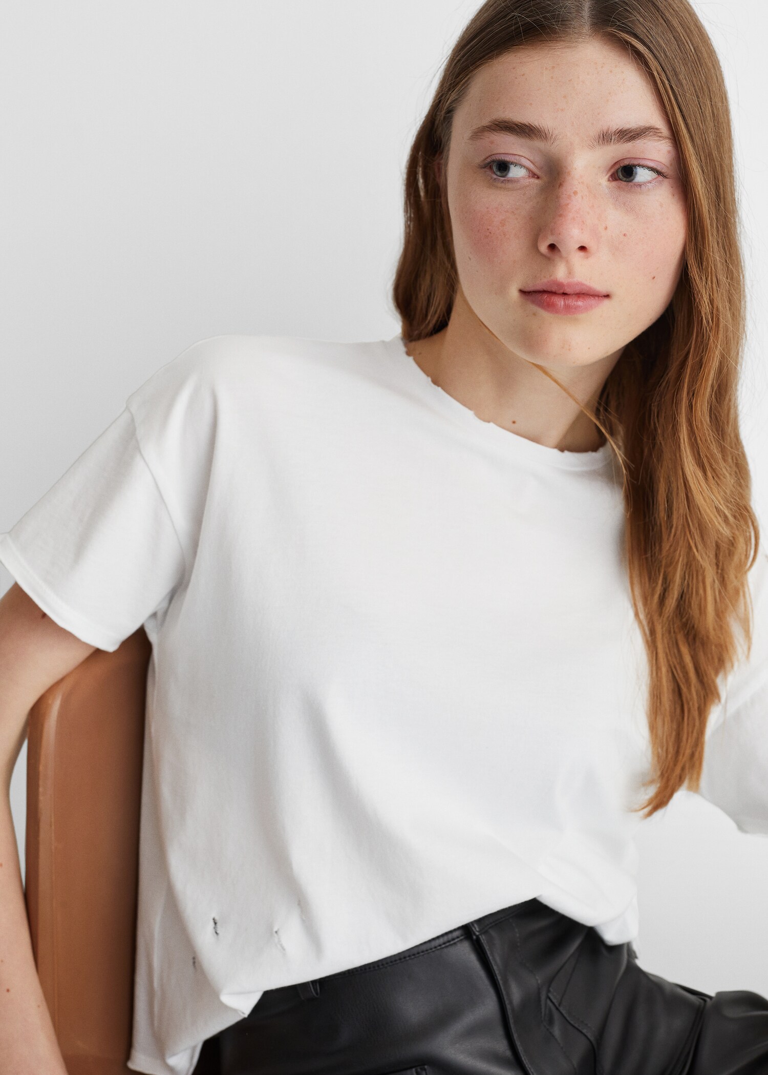 Camiseta rotos decorativos - Detalle del artículo 2