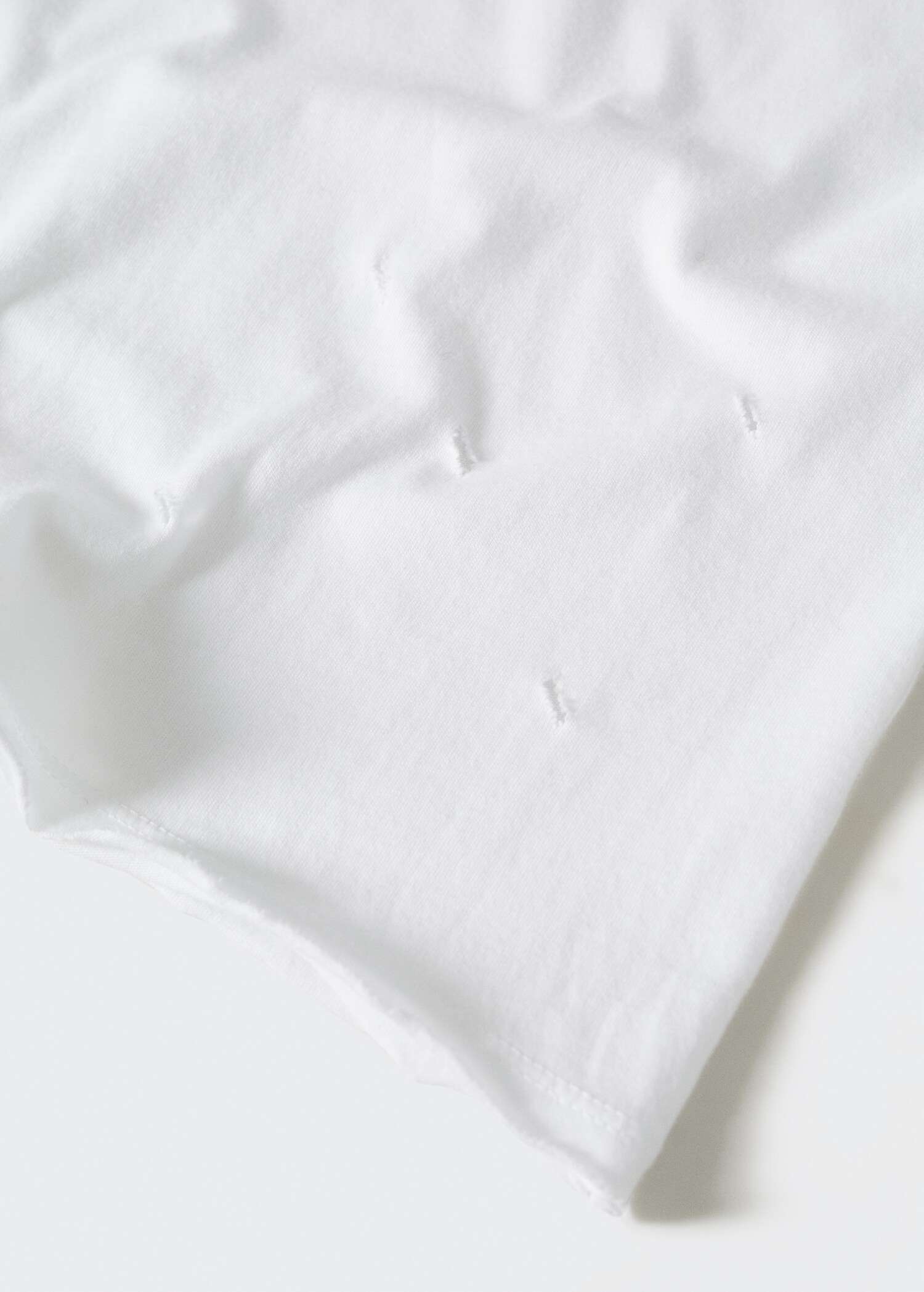 Camiseta rotos decorativos - Detalle del artículo 8