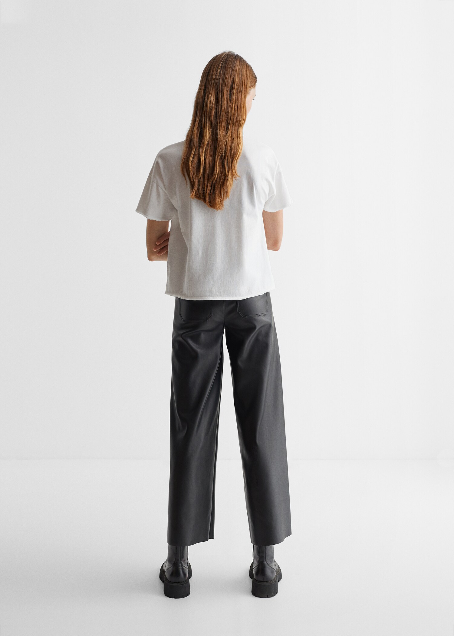 Camiseta rotos decorativos - Reverso del artículo