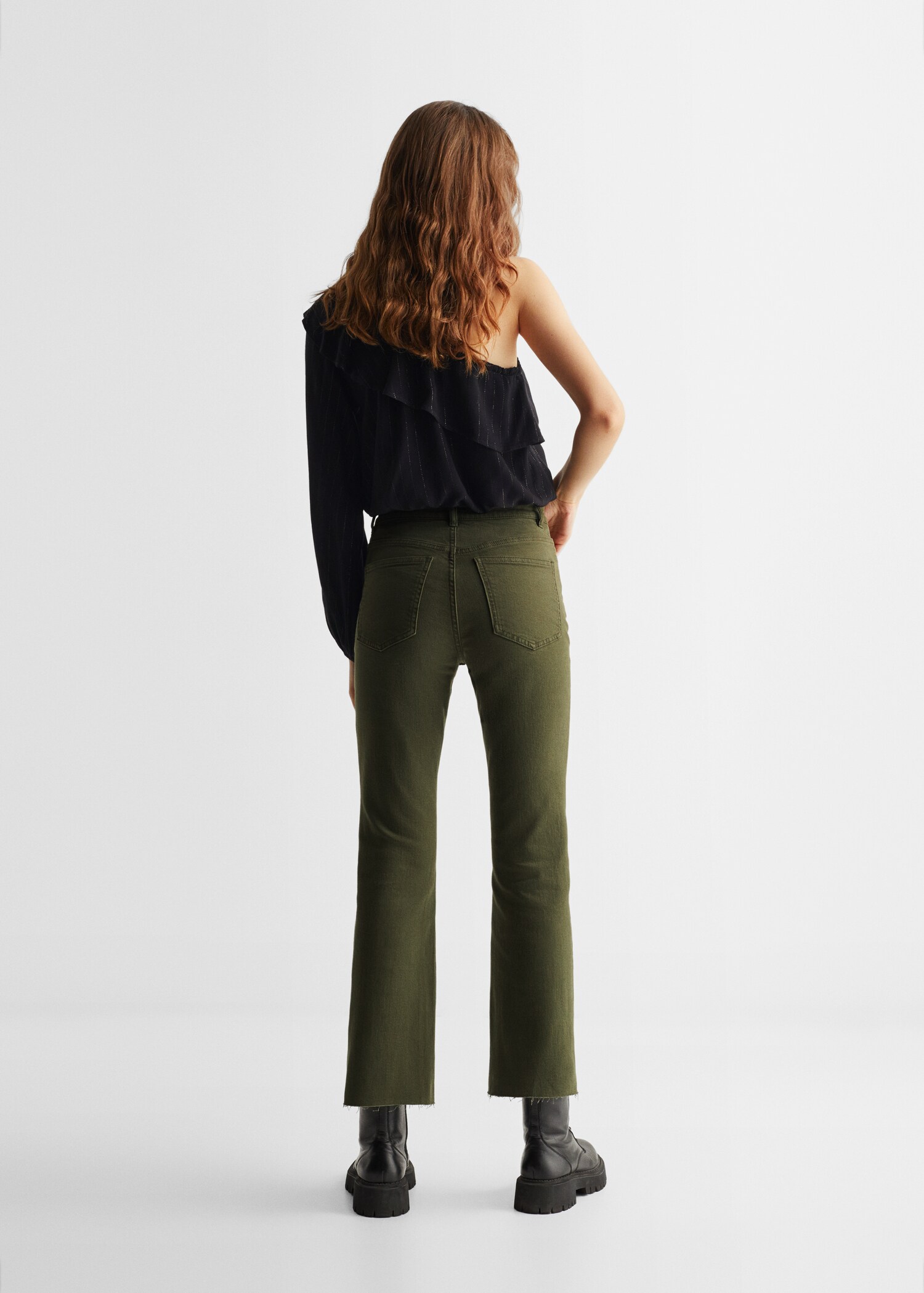 Jeans hlače Flare kroja s pohabanim rubom - Stražnji dio artikla