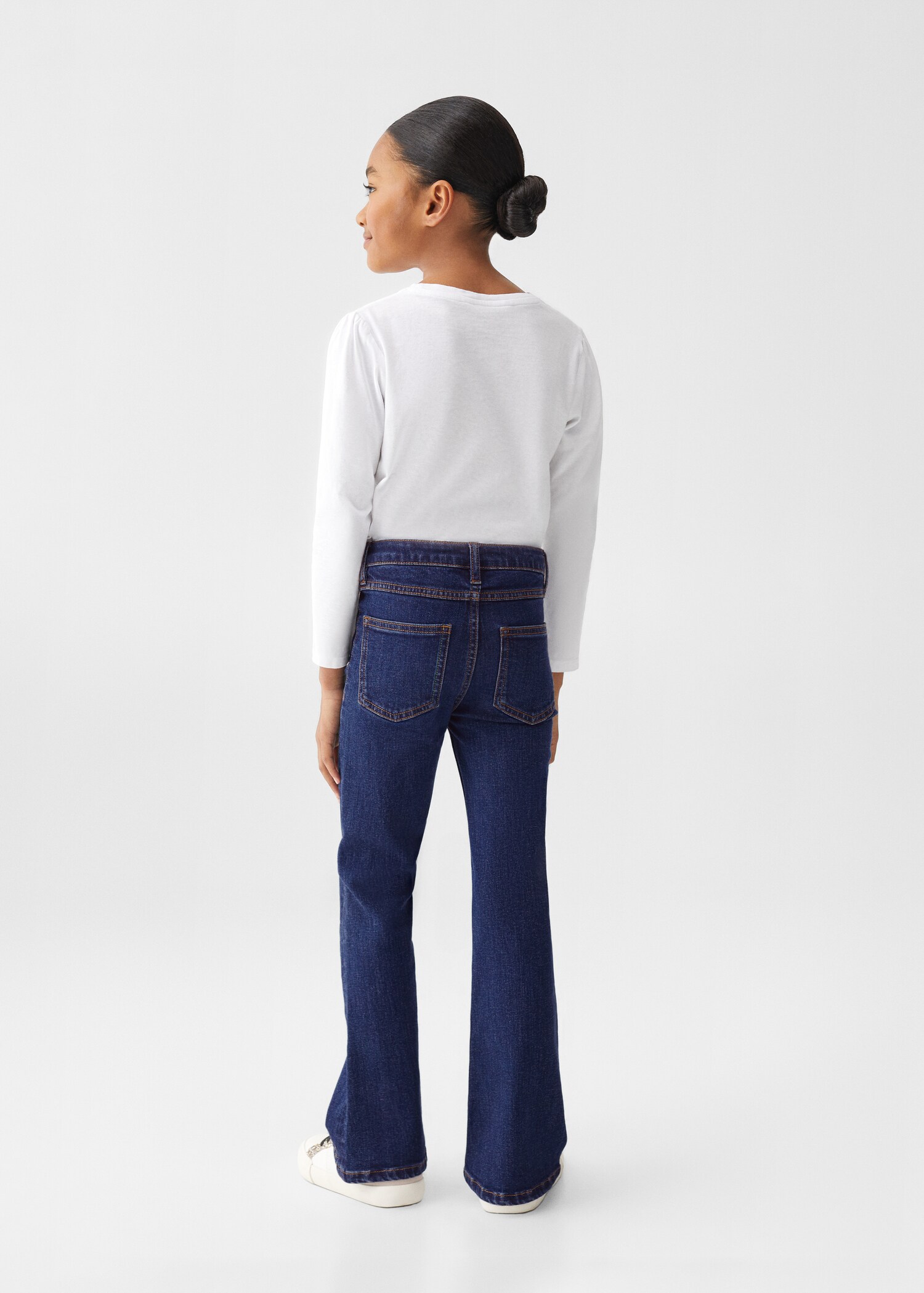 Flared Jeans mit Taschen - Rückseite des Artikels