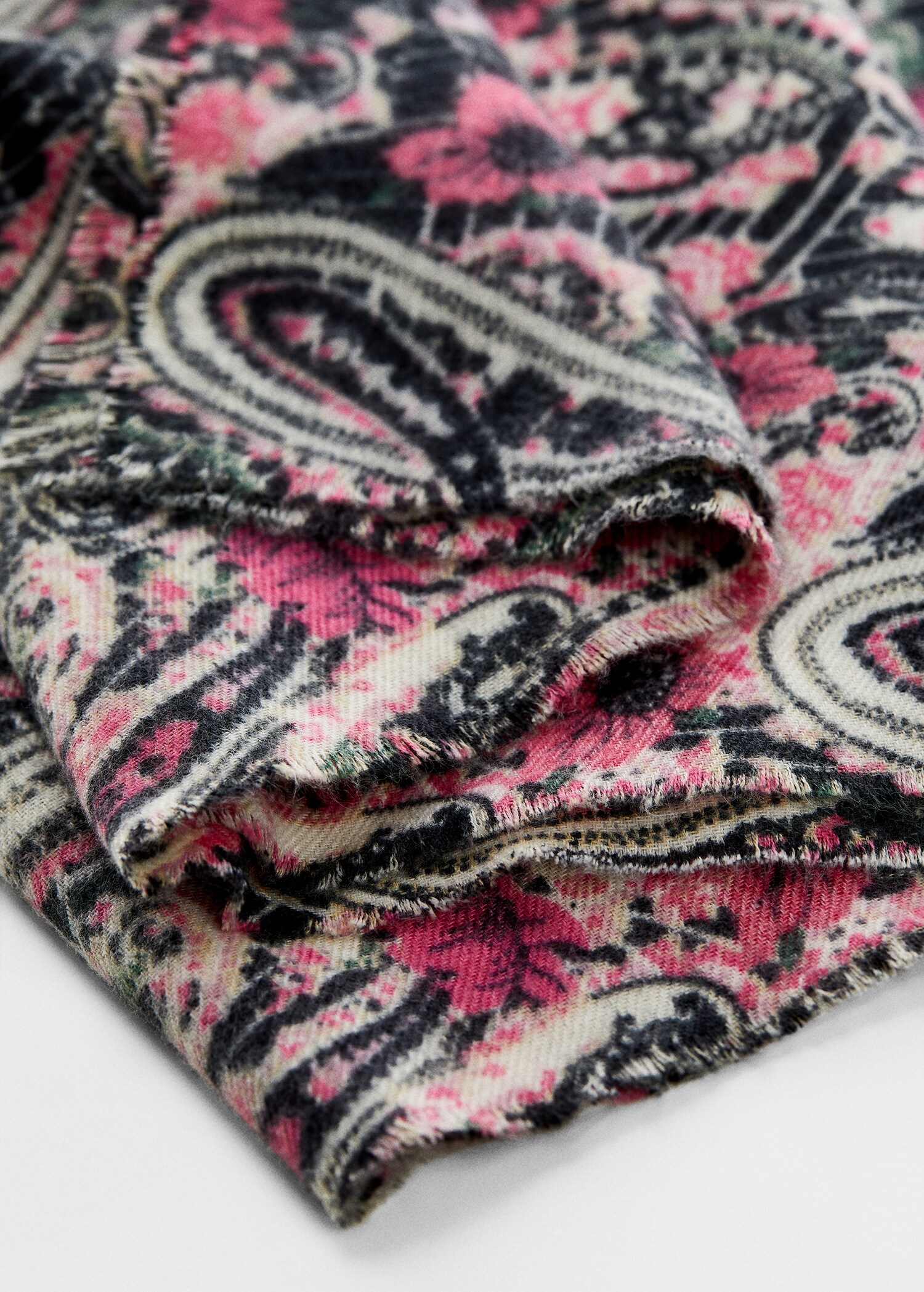 Paisley print scarf - Details of the article 1