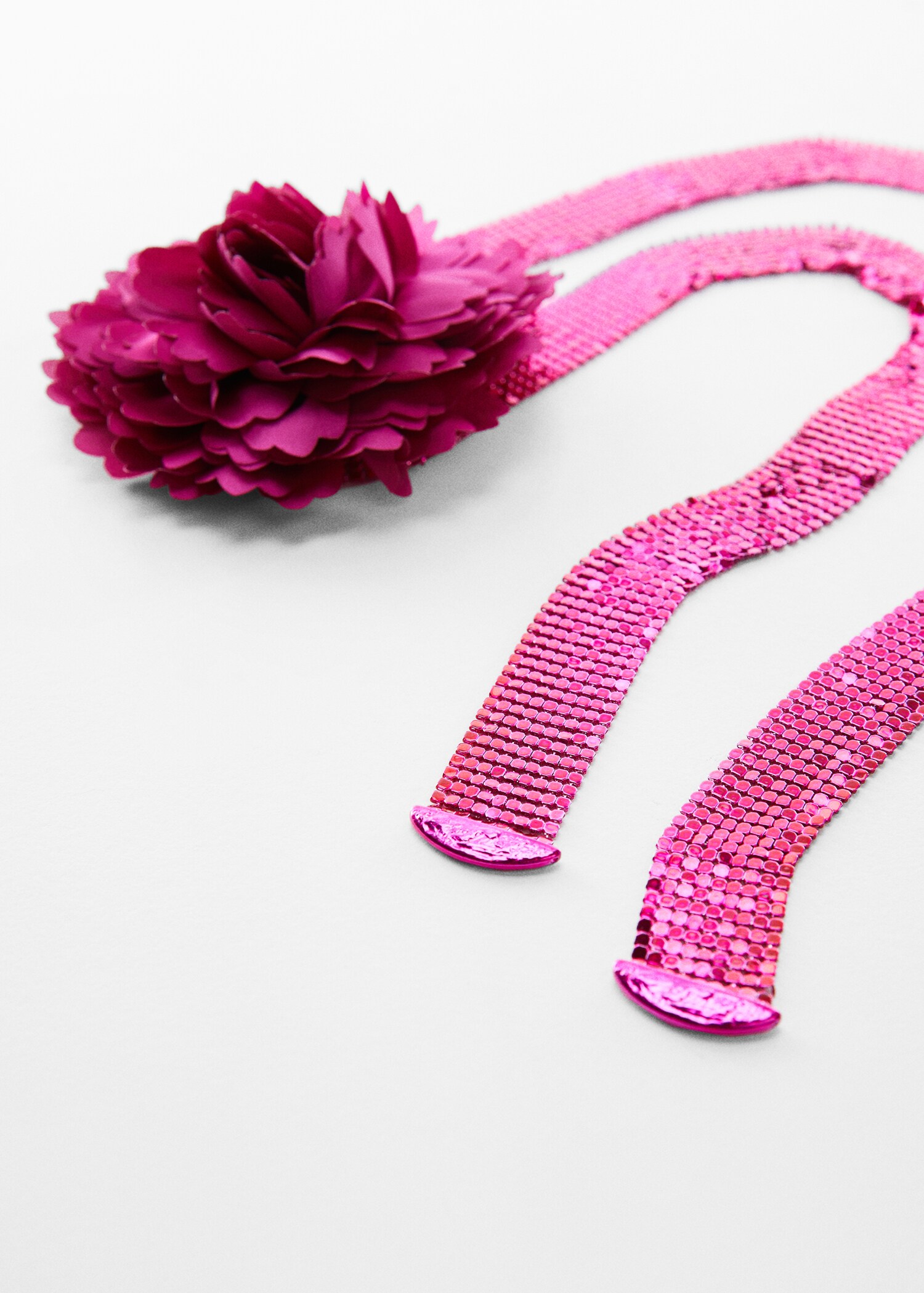 Collier fleur double tour - Plan moyen