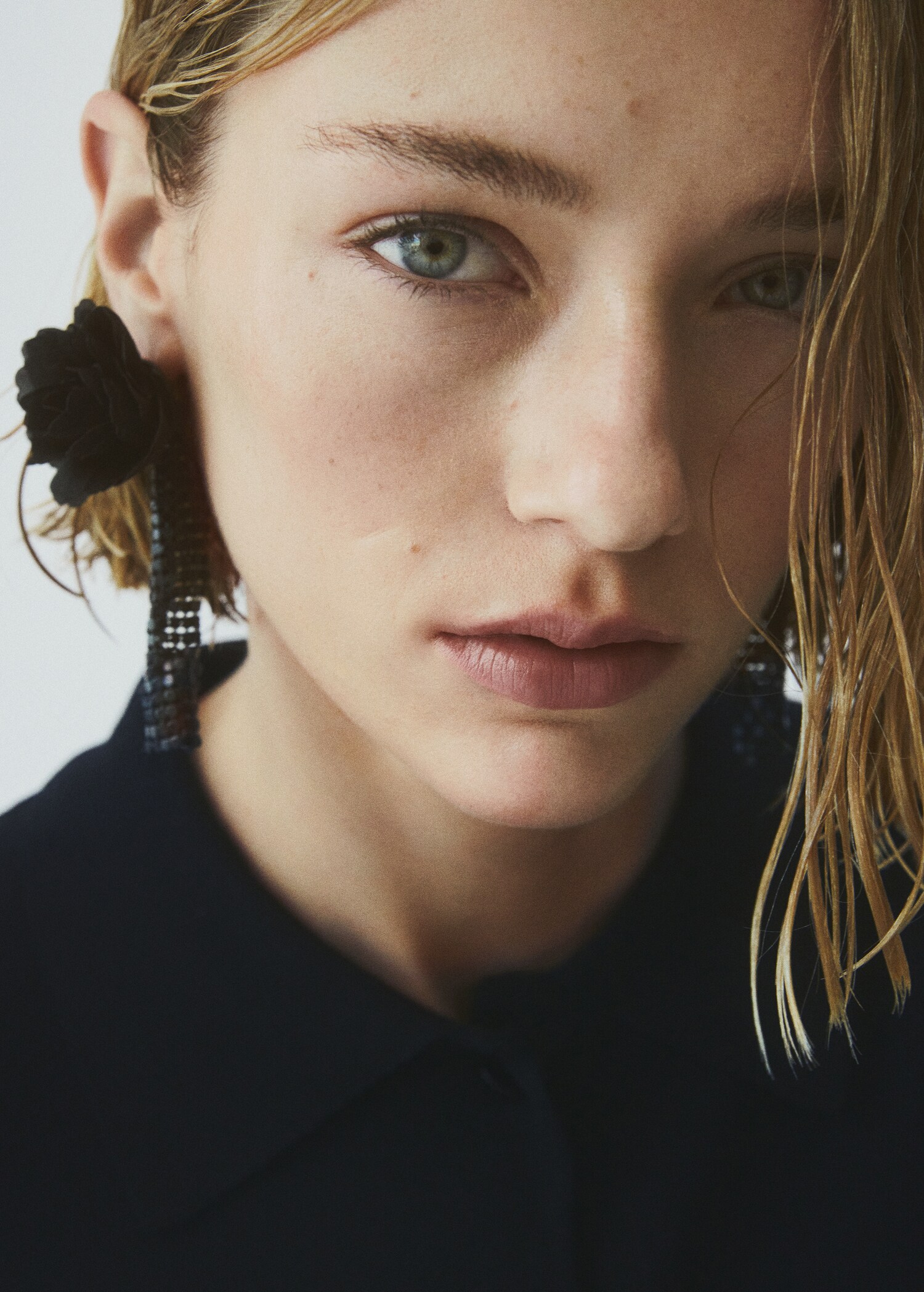 Mesh flower earrings - Details of the article 9