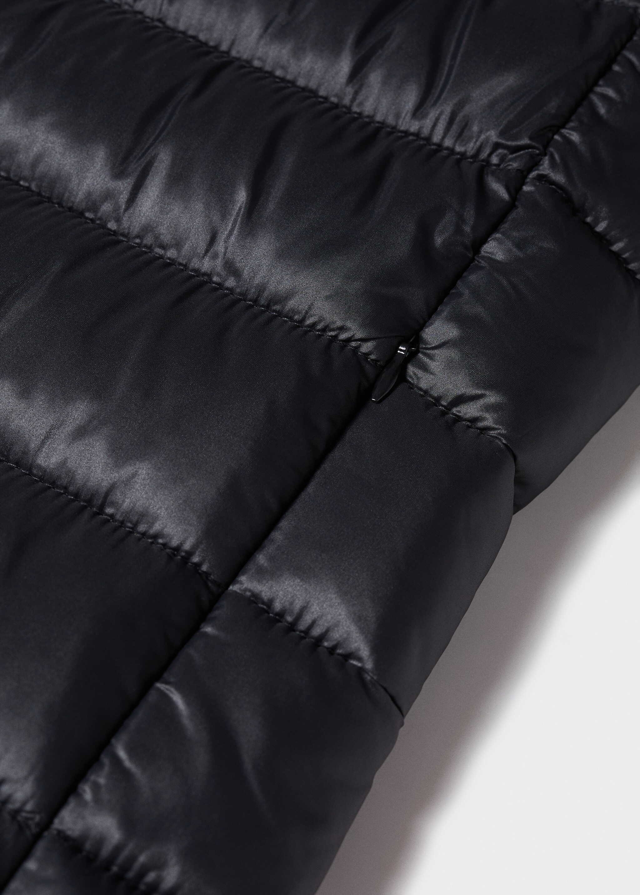 Ultra-light quilted gilet - Details of the article 8