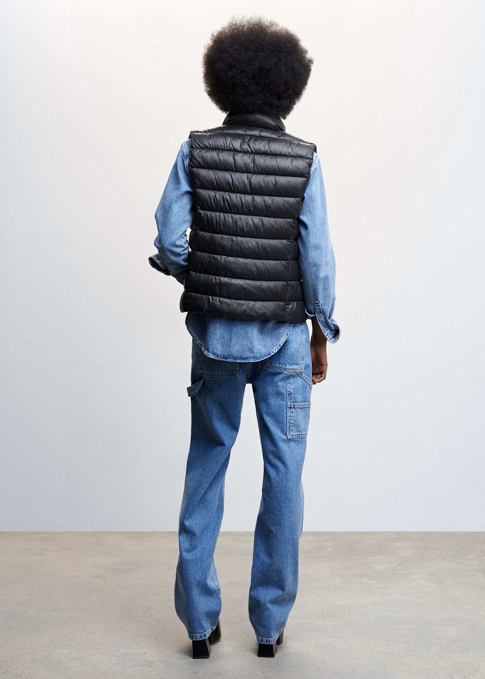 Ultra-light quilted gilet - Reverse of the article