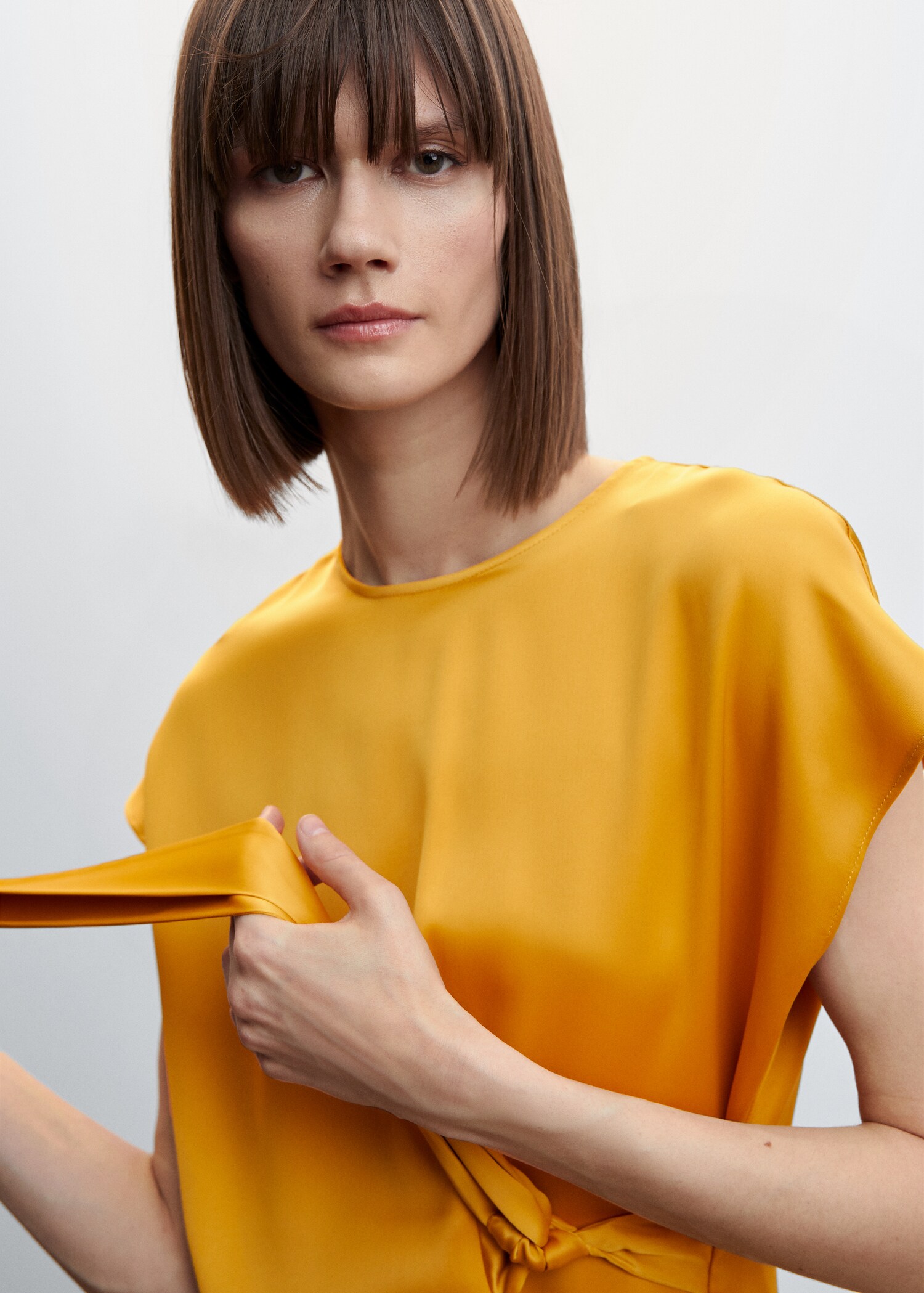 Satin dress with knot - Details of the article 6