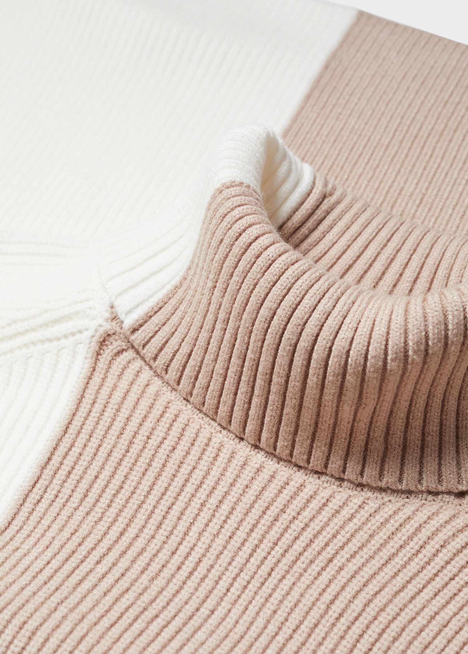 Jersey cuello vuelto bicolor - Detalle del artículo 8