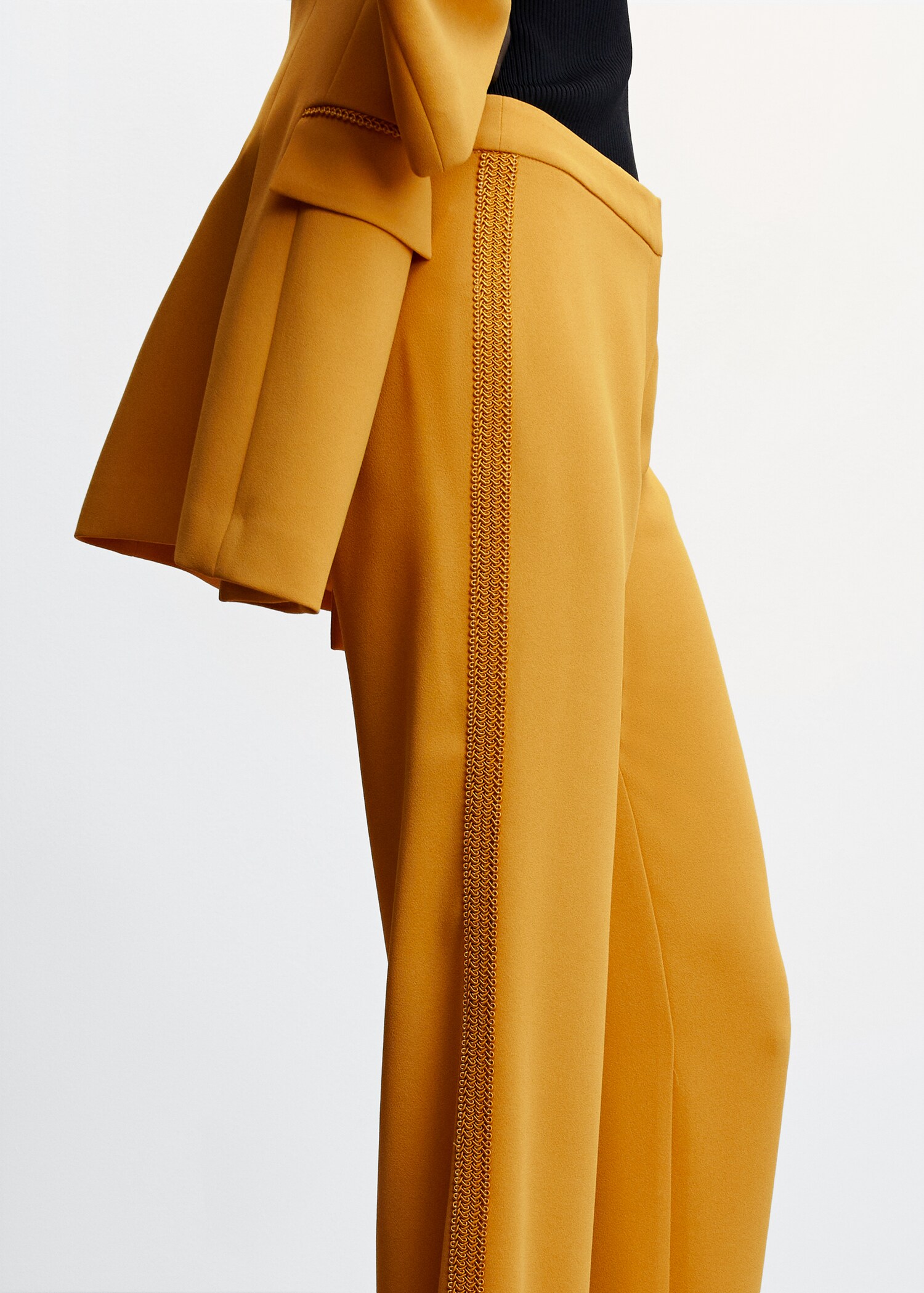 Jacket with embroidery detail - Details of the article 4