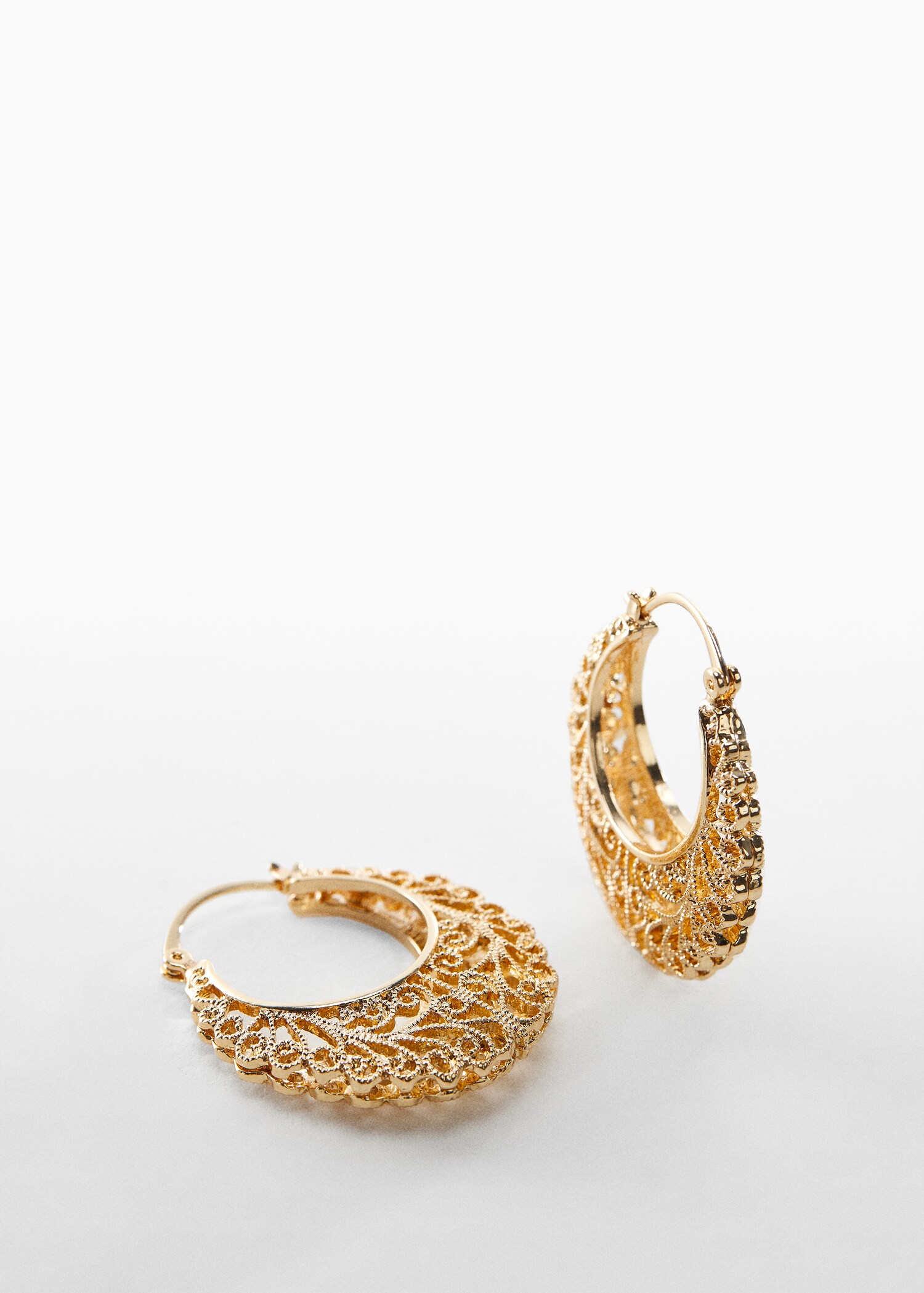 Embossed hoop earrings - Medium plane