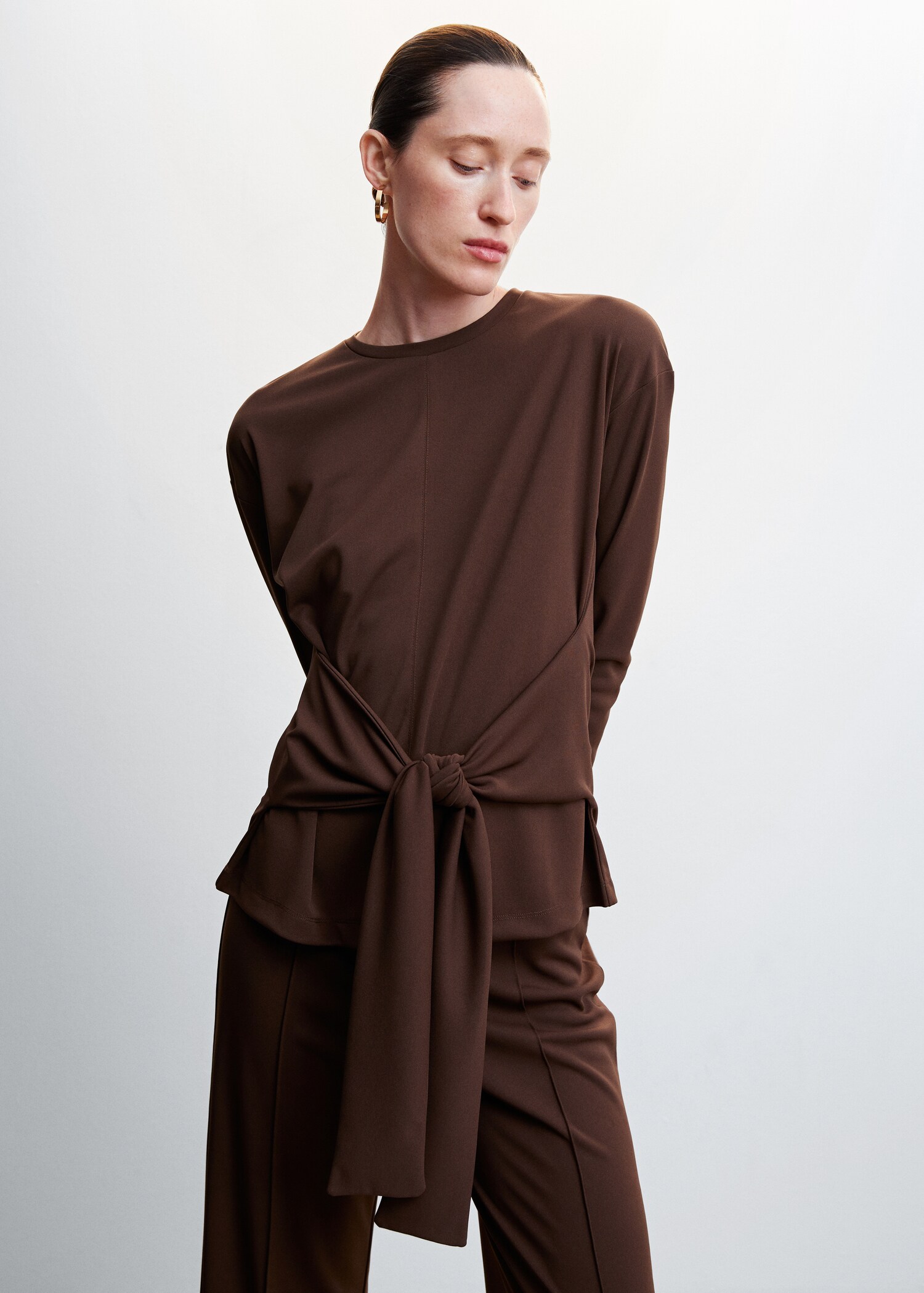 Knotted top - Tampilan Sedang