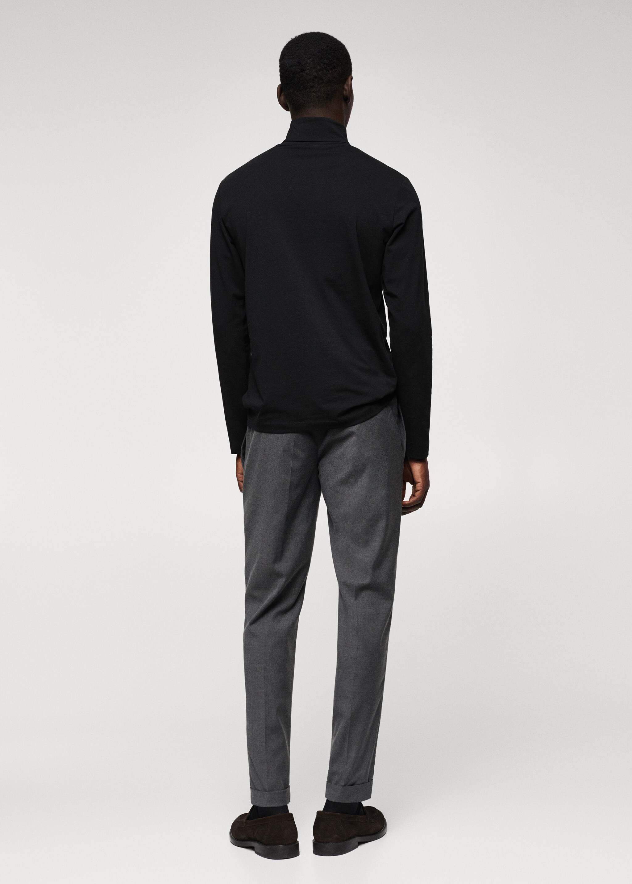Turtleneck long-sleeved t-shirt - Reverse of the article