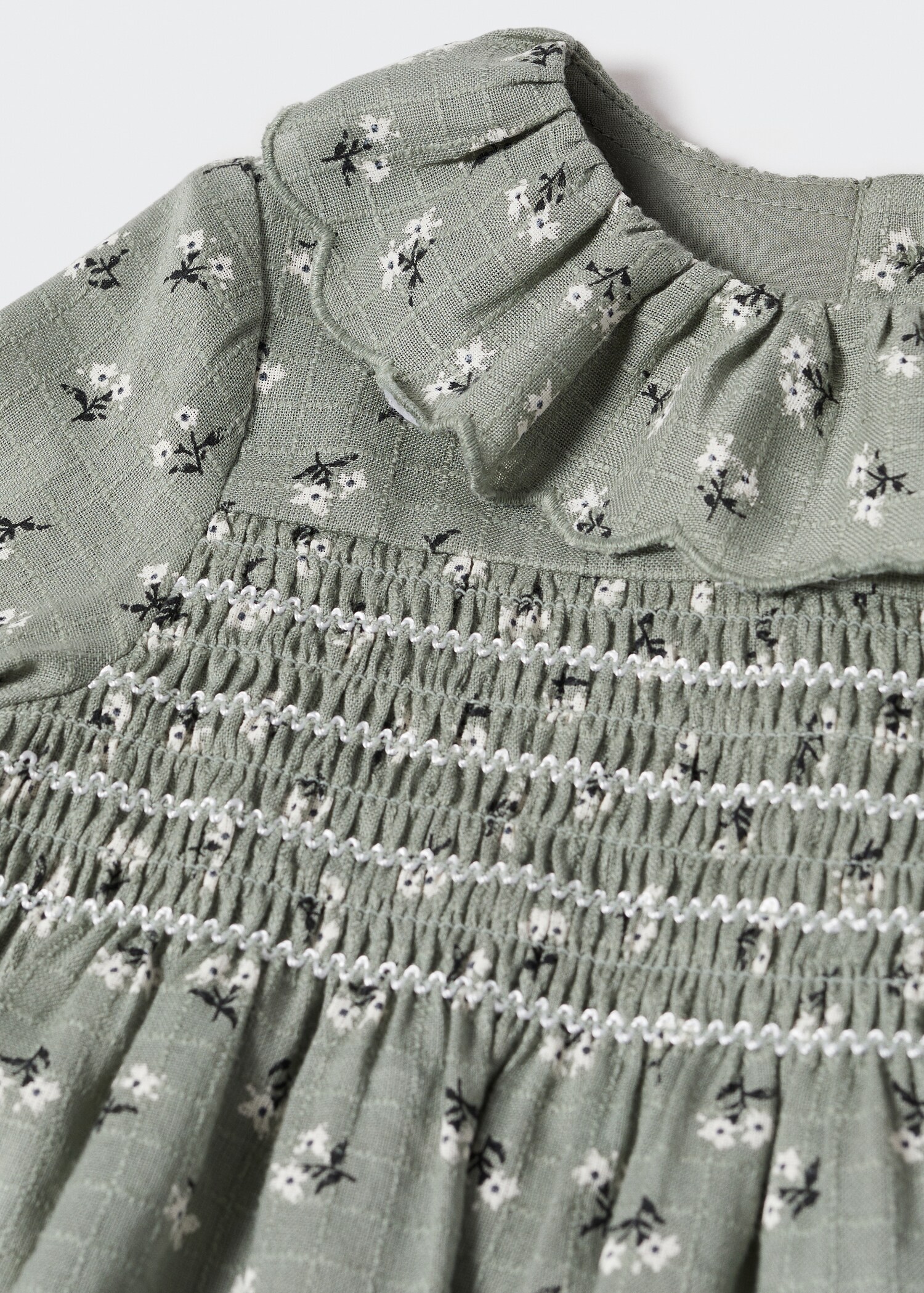 Kleid mit Blumendruck - Detail des Artikels 8