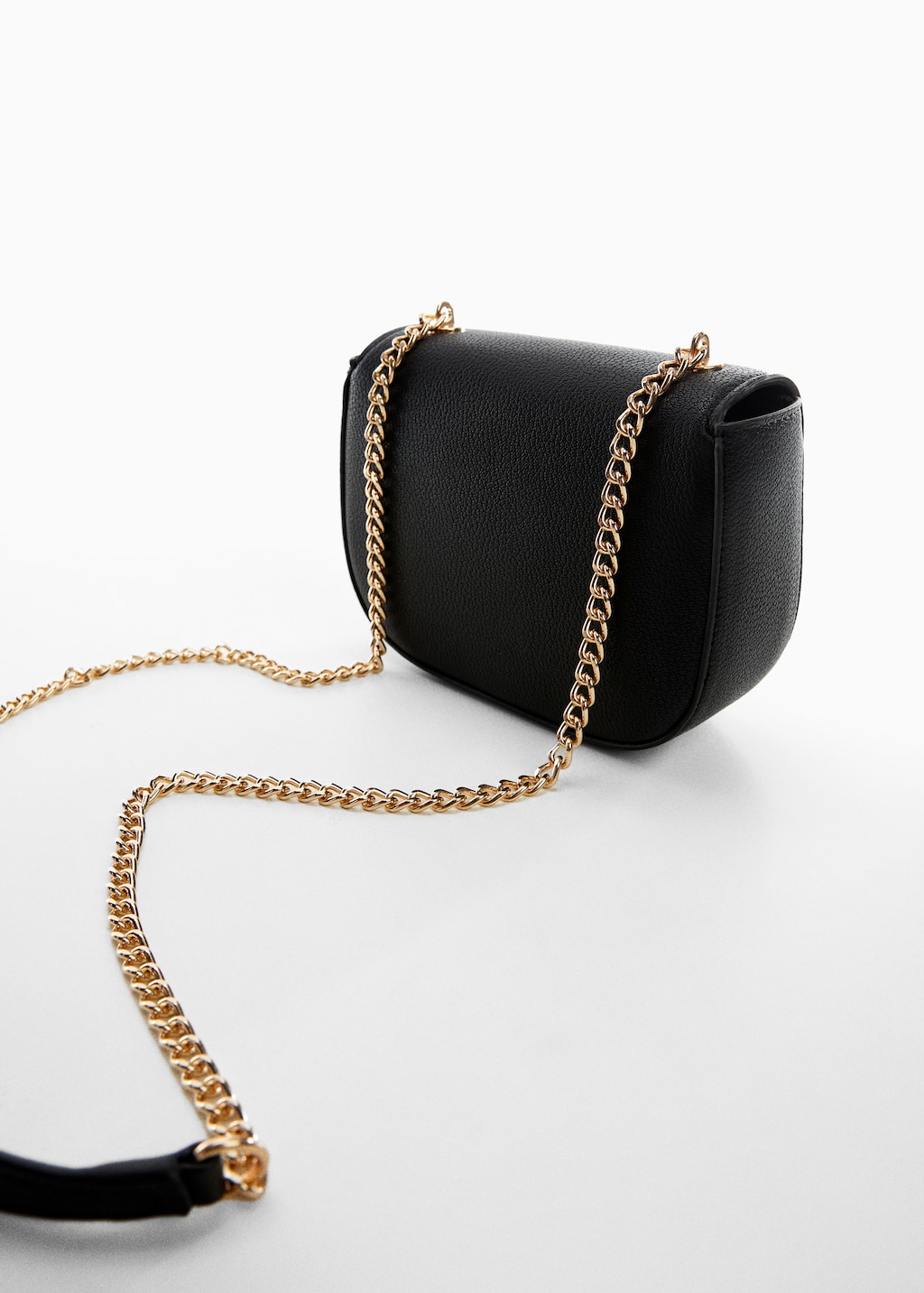 Flap chain bag