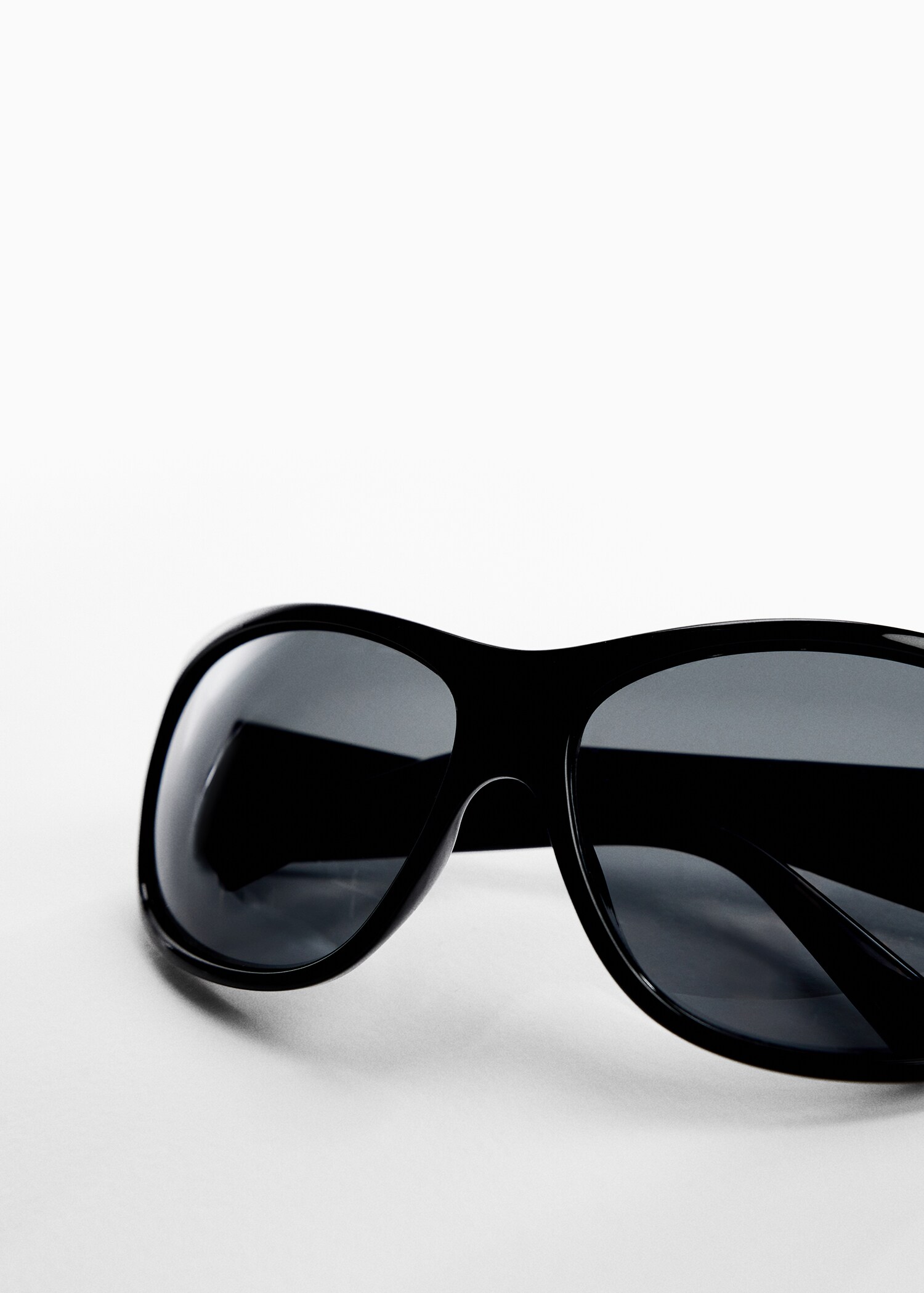 Sonnenbrille mit gebogenem Gestell - Detail des Artikels 5