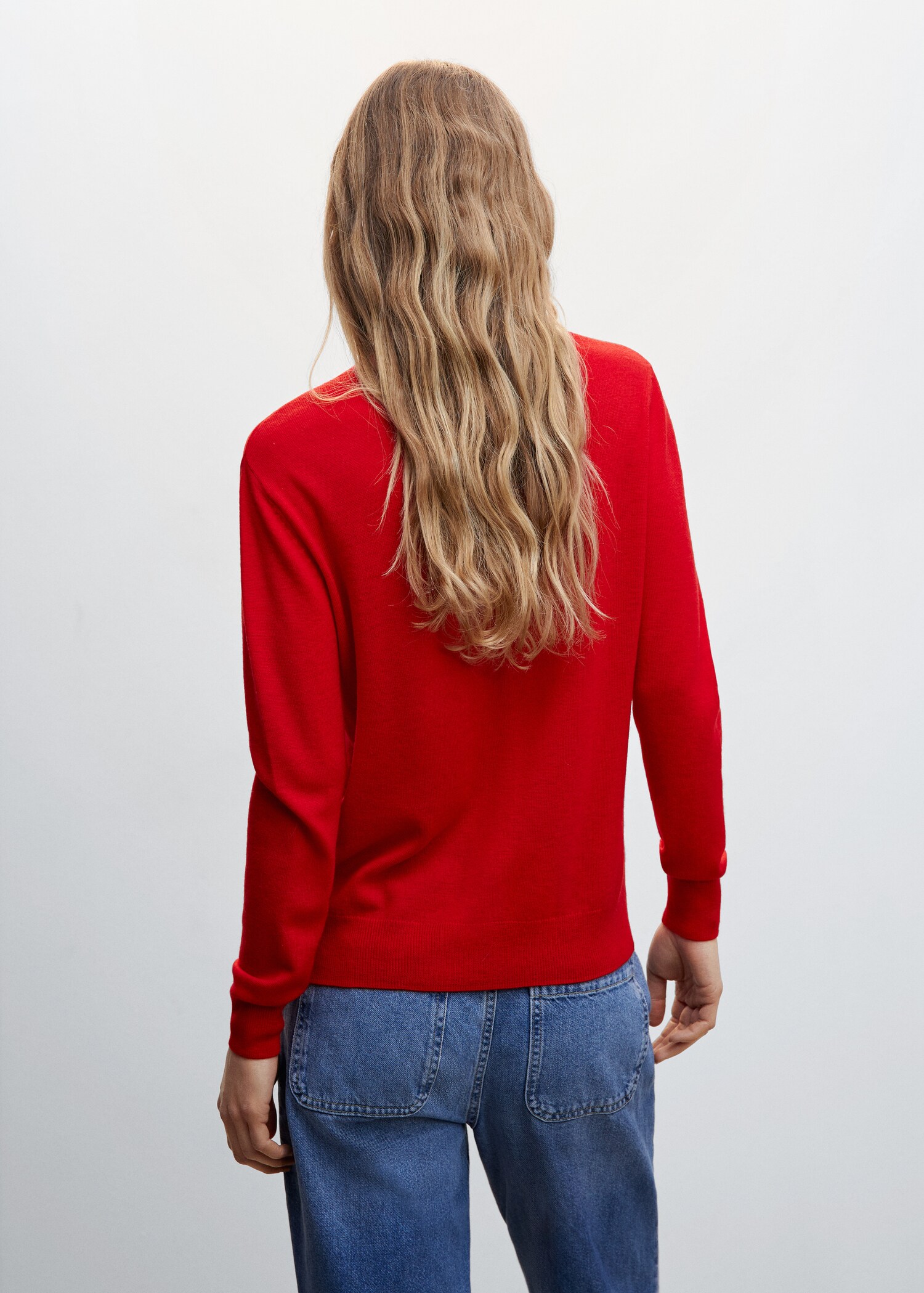 100% wool v-neck sweater - Reverse of the article