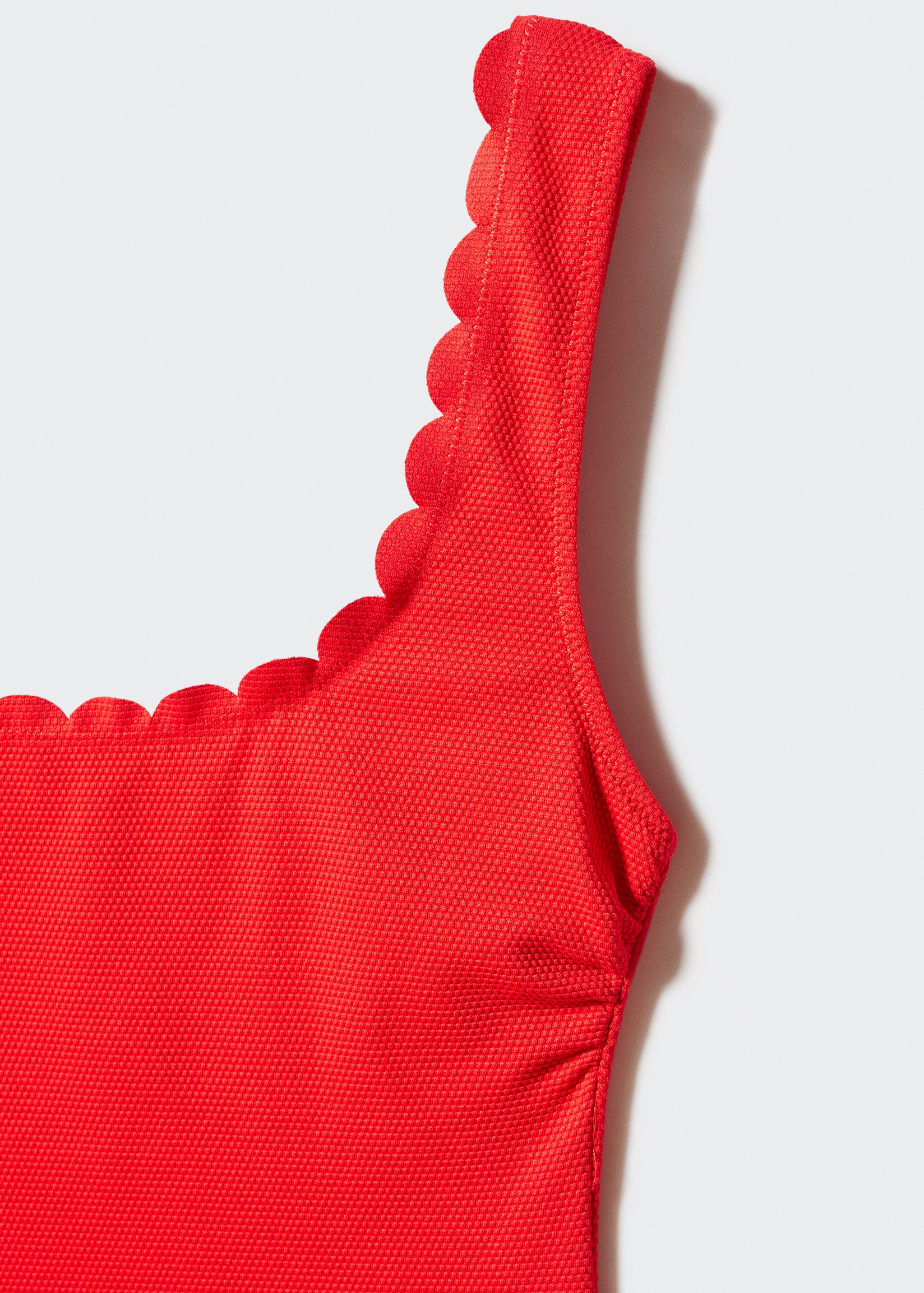 Scallop-textured swimsuit - Details of the article 8