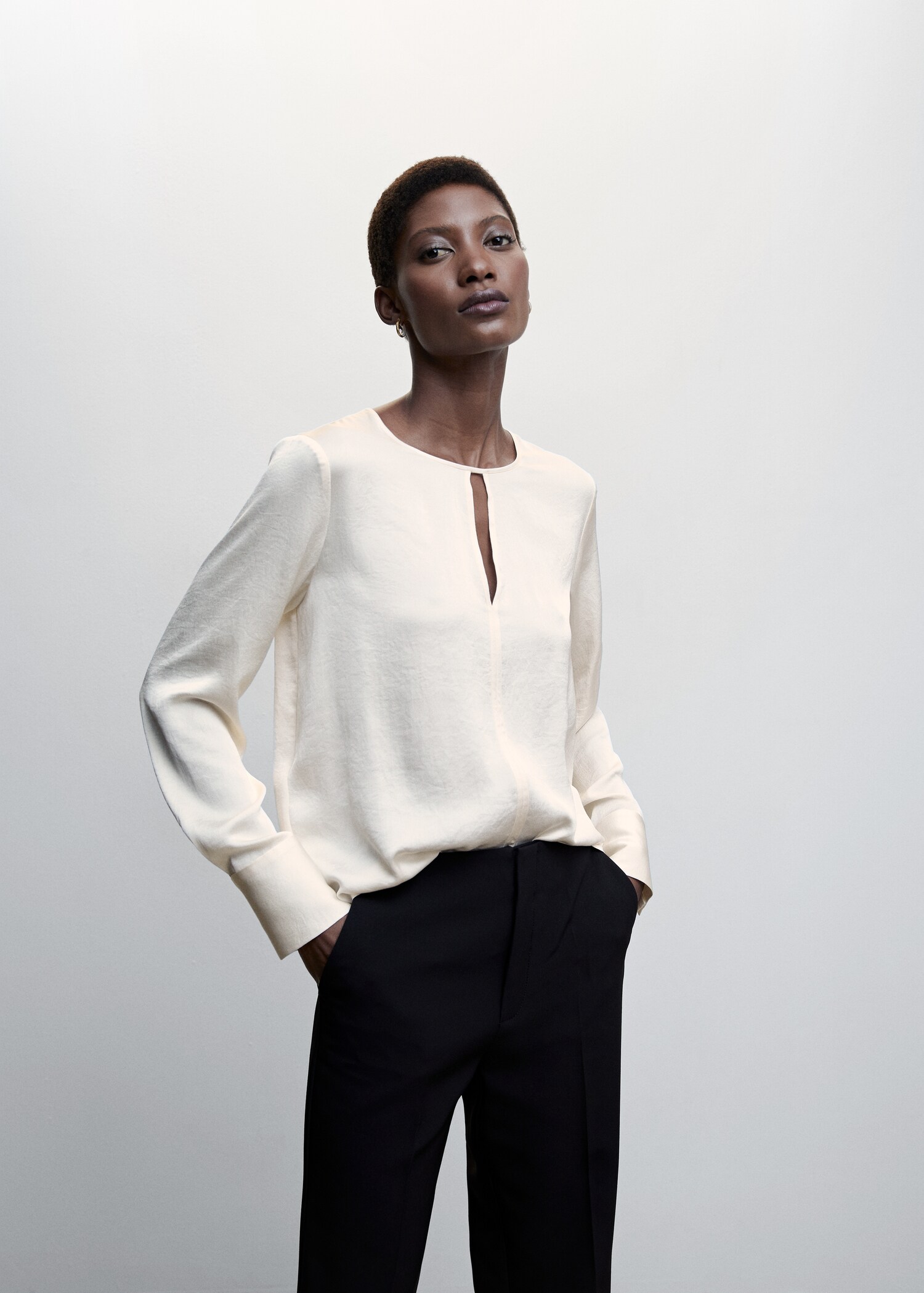 Satin blouse with slit - Medium plane