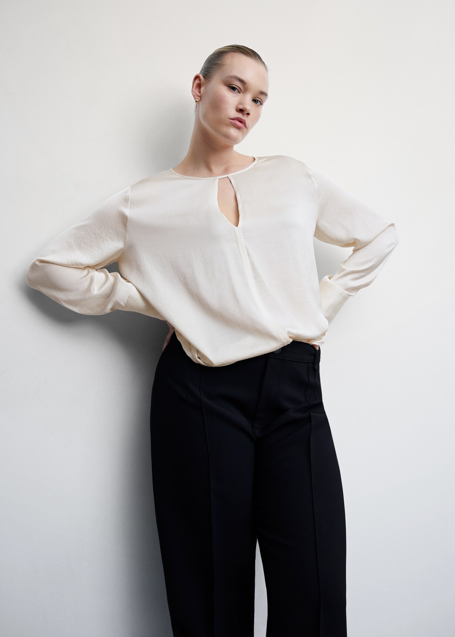 Satin blouse with slit - Details of the article 5
