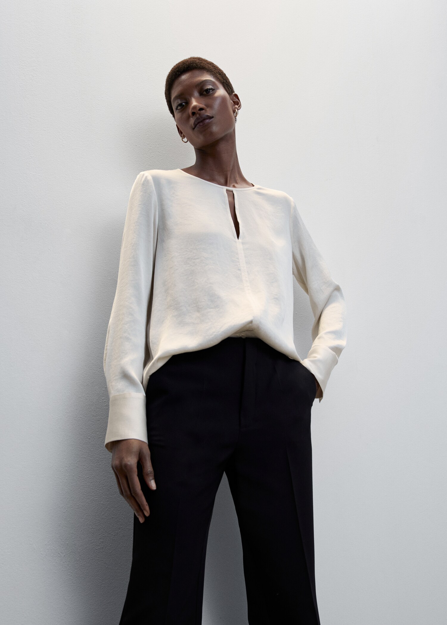 Satin blouse with slit - Details of the article 6