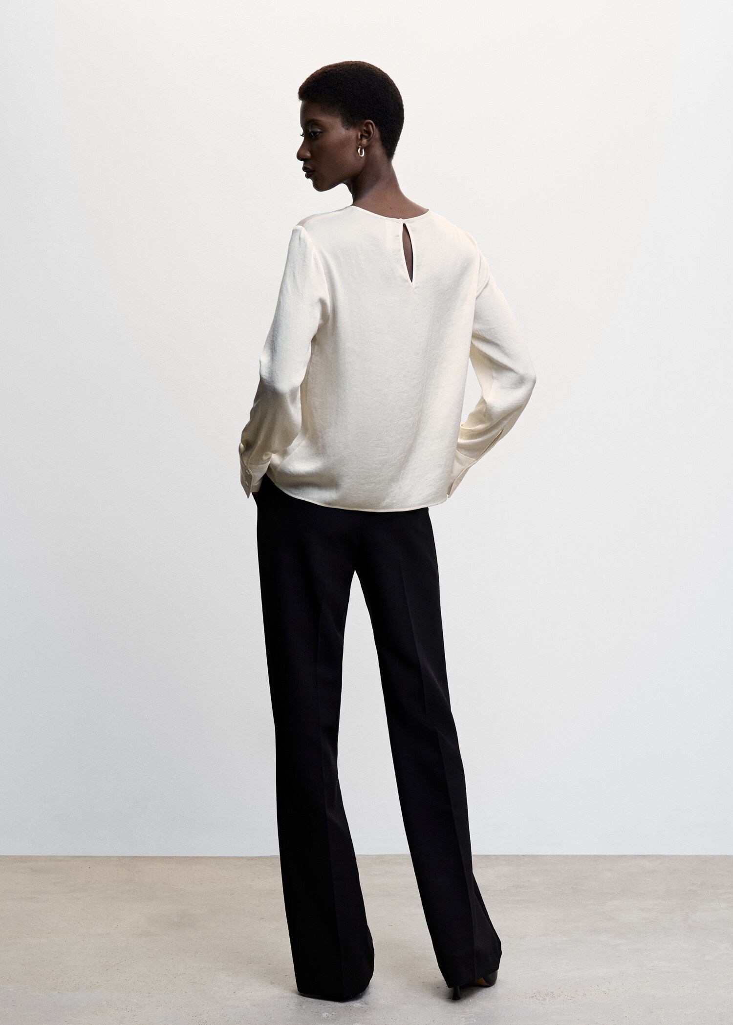 Satin blouse with slit - Reverse of the article