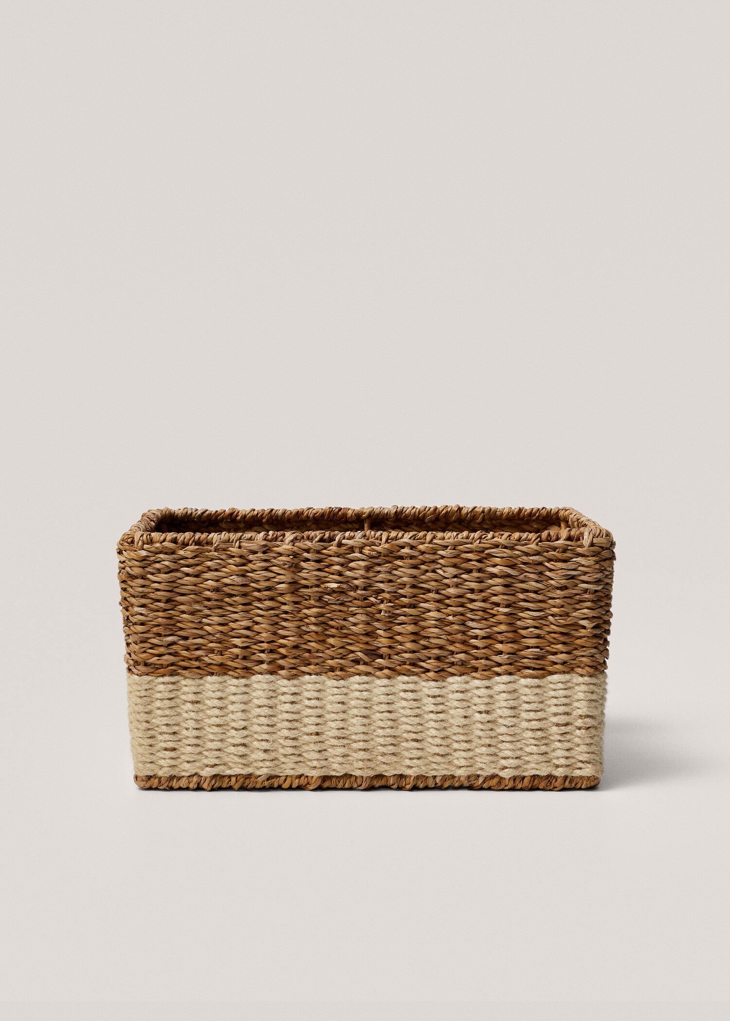Gyűrt kosár természetes rostból 38x28x20 cm - Termék modell nélkül