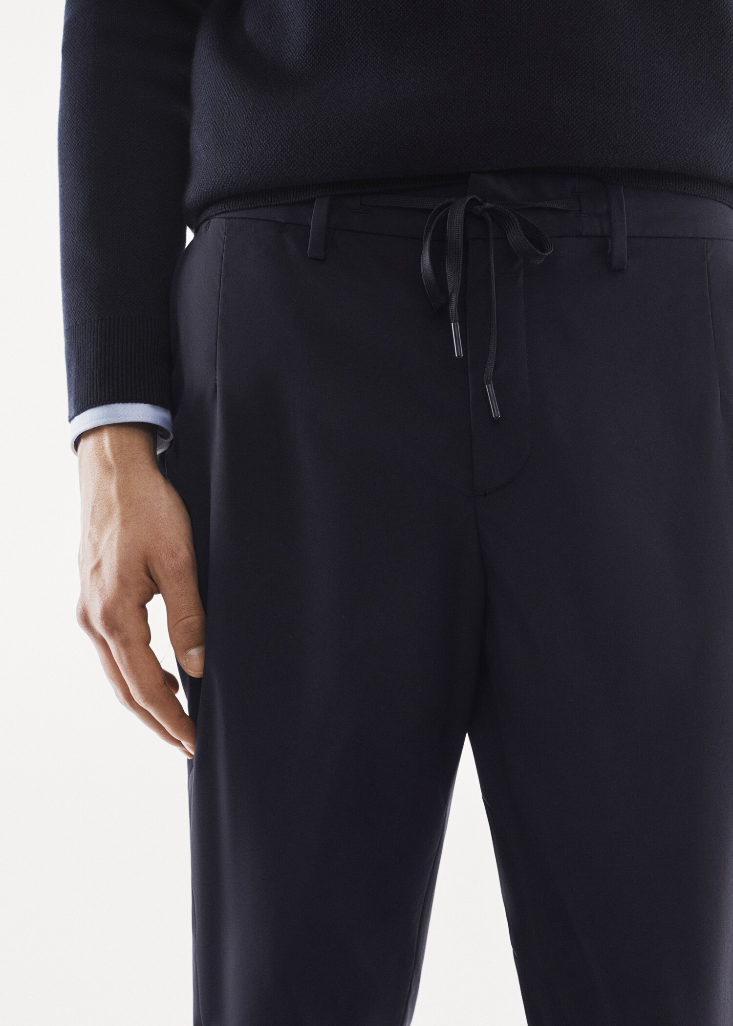 Slim-fit water-repellent trousers - Details of the article 1