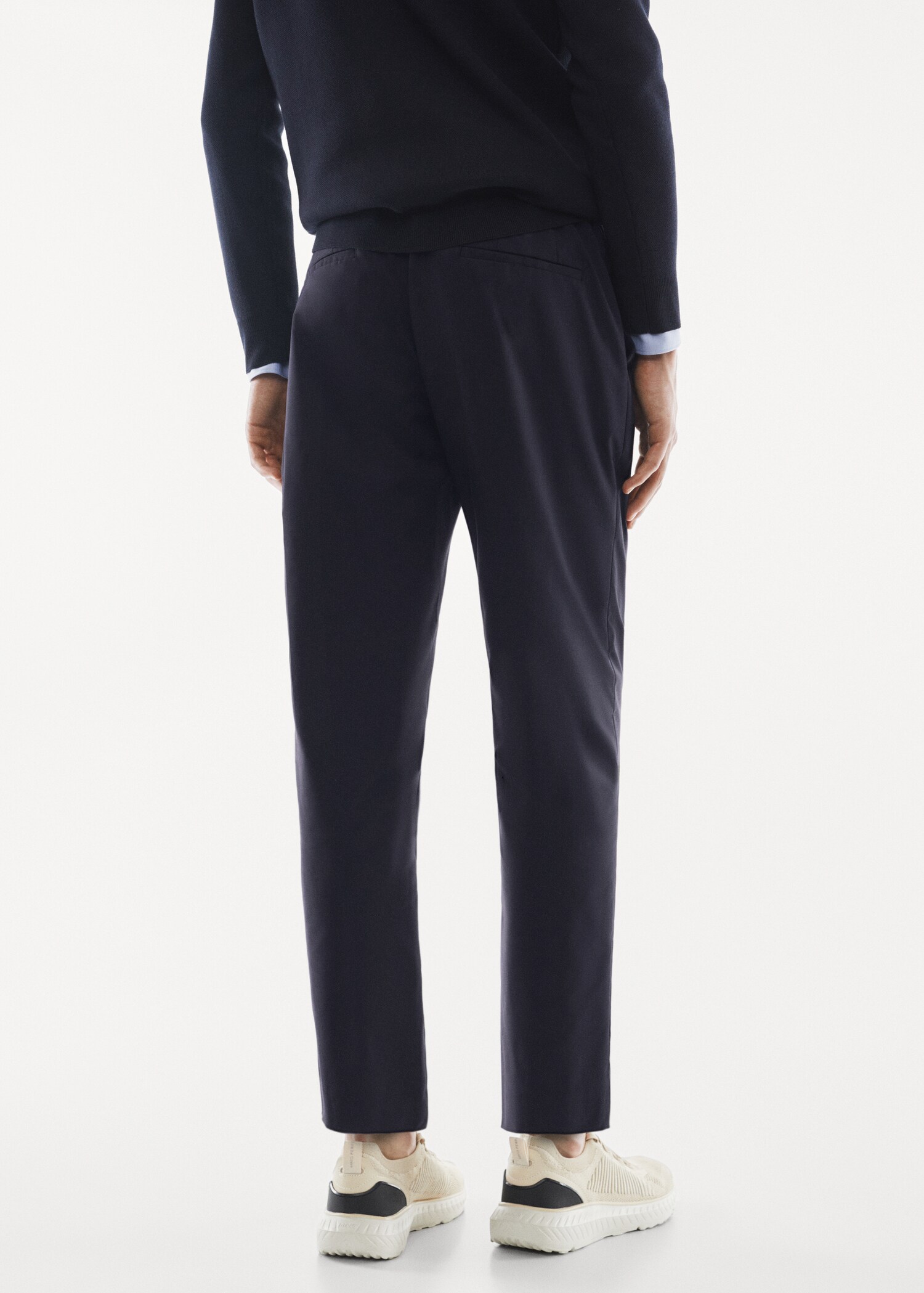 Slim-fit water-repellent trousers - Reverse of the article