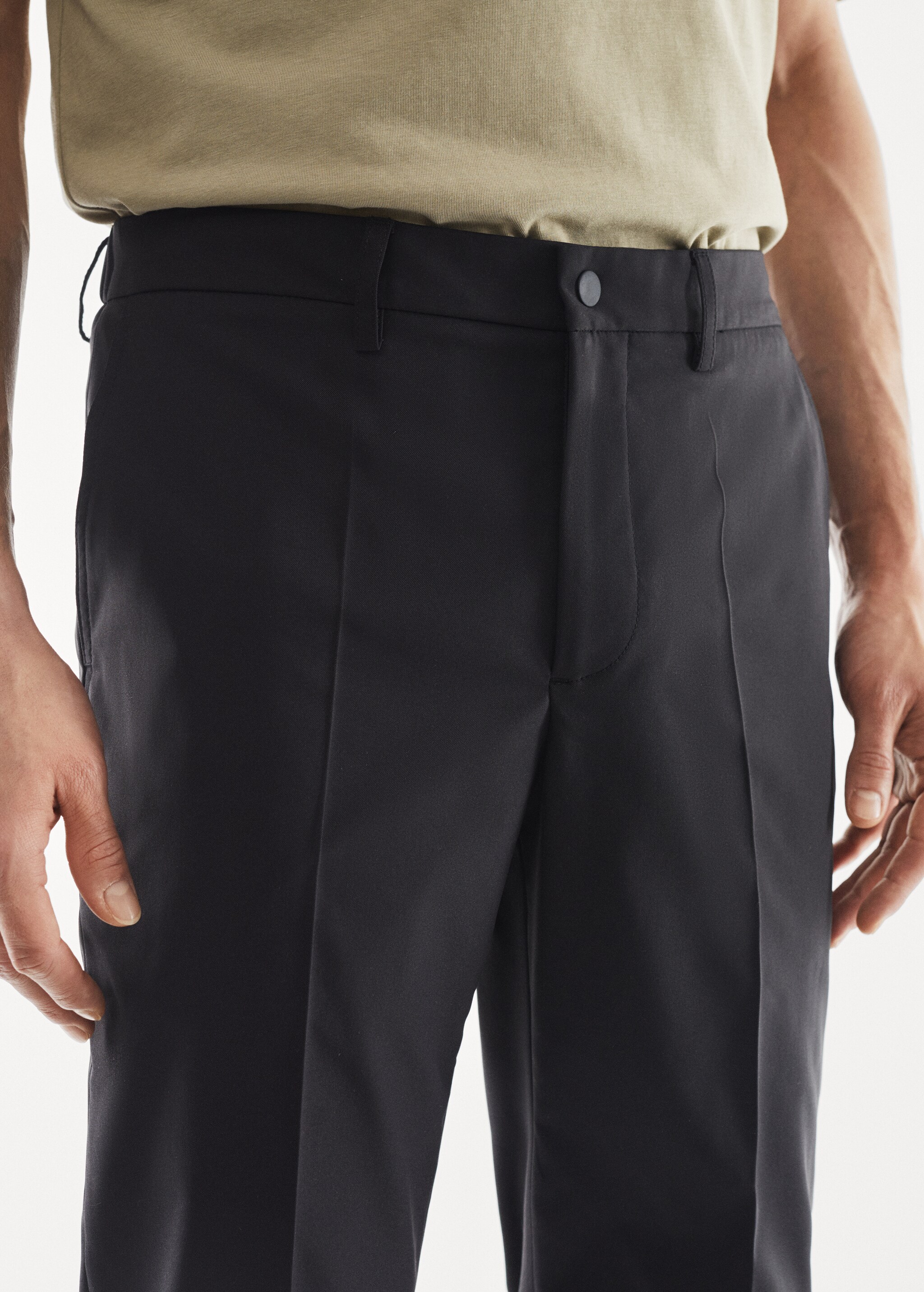 Teknik kumaşlı dar kesim pantolon - Ürün detayı 1