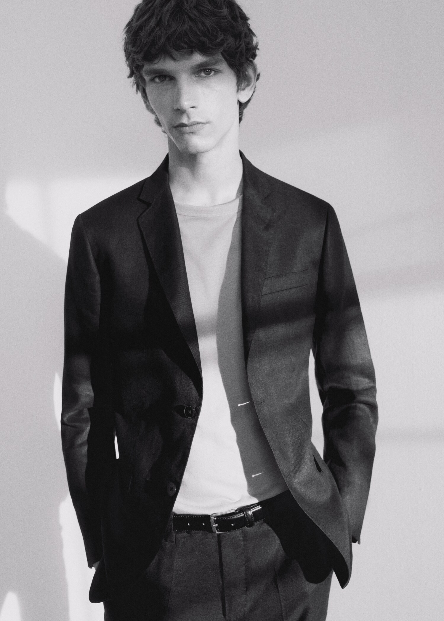 100% linen slim-fit suit blazer - Details of the article 6