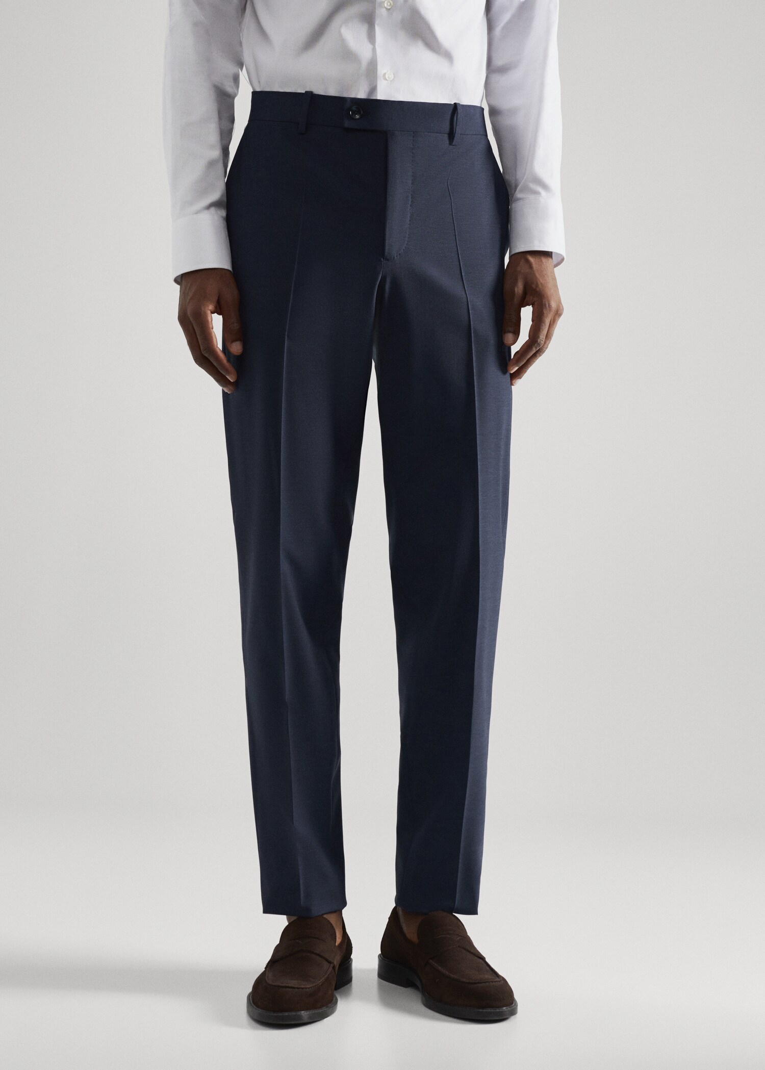 Pantaloni de costum slim fit din lână - Plan mediu