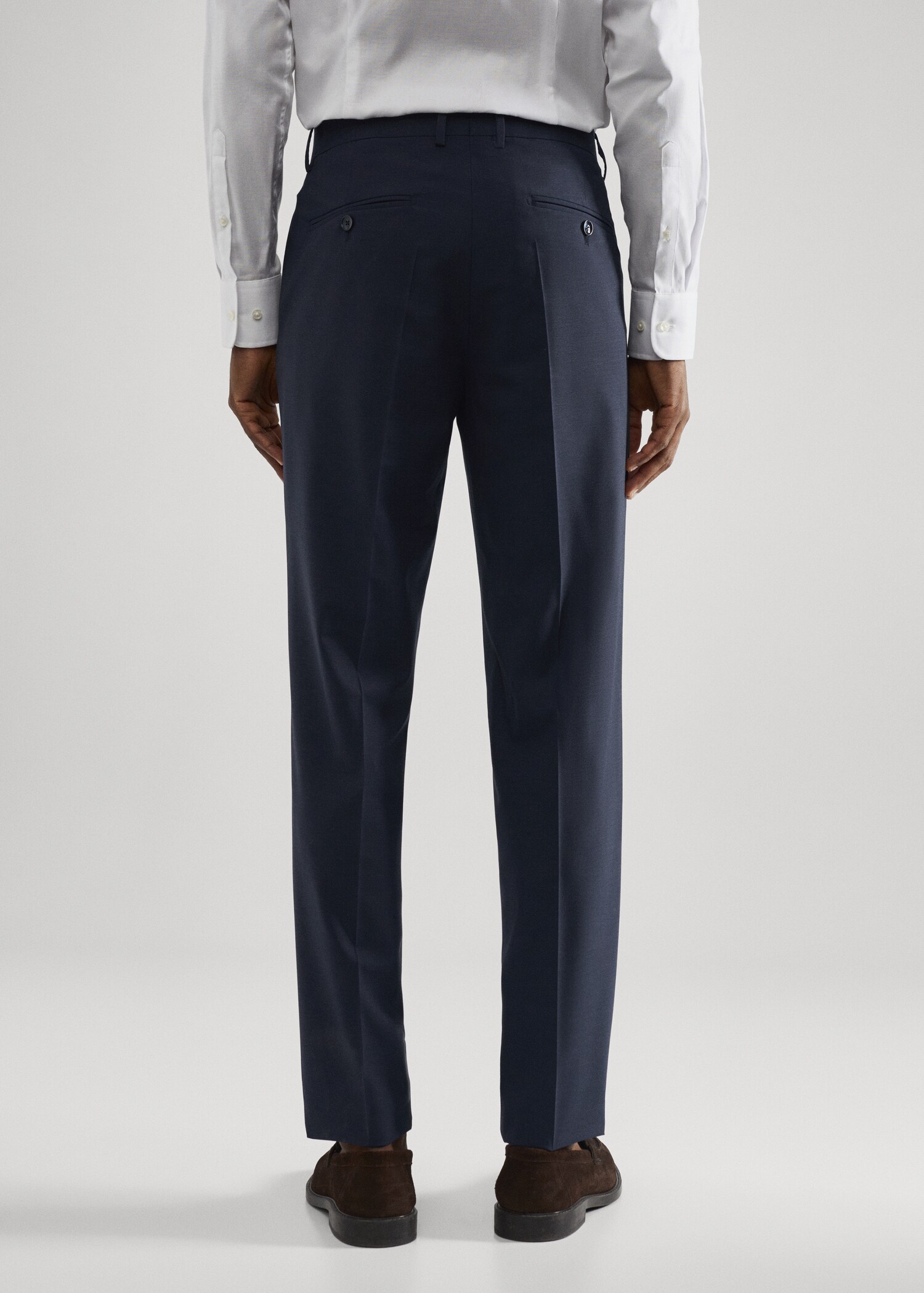 Pantaloni de costum slim fit din lână - Spatele articolului