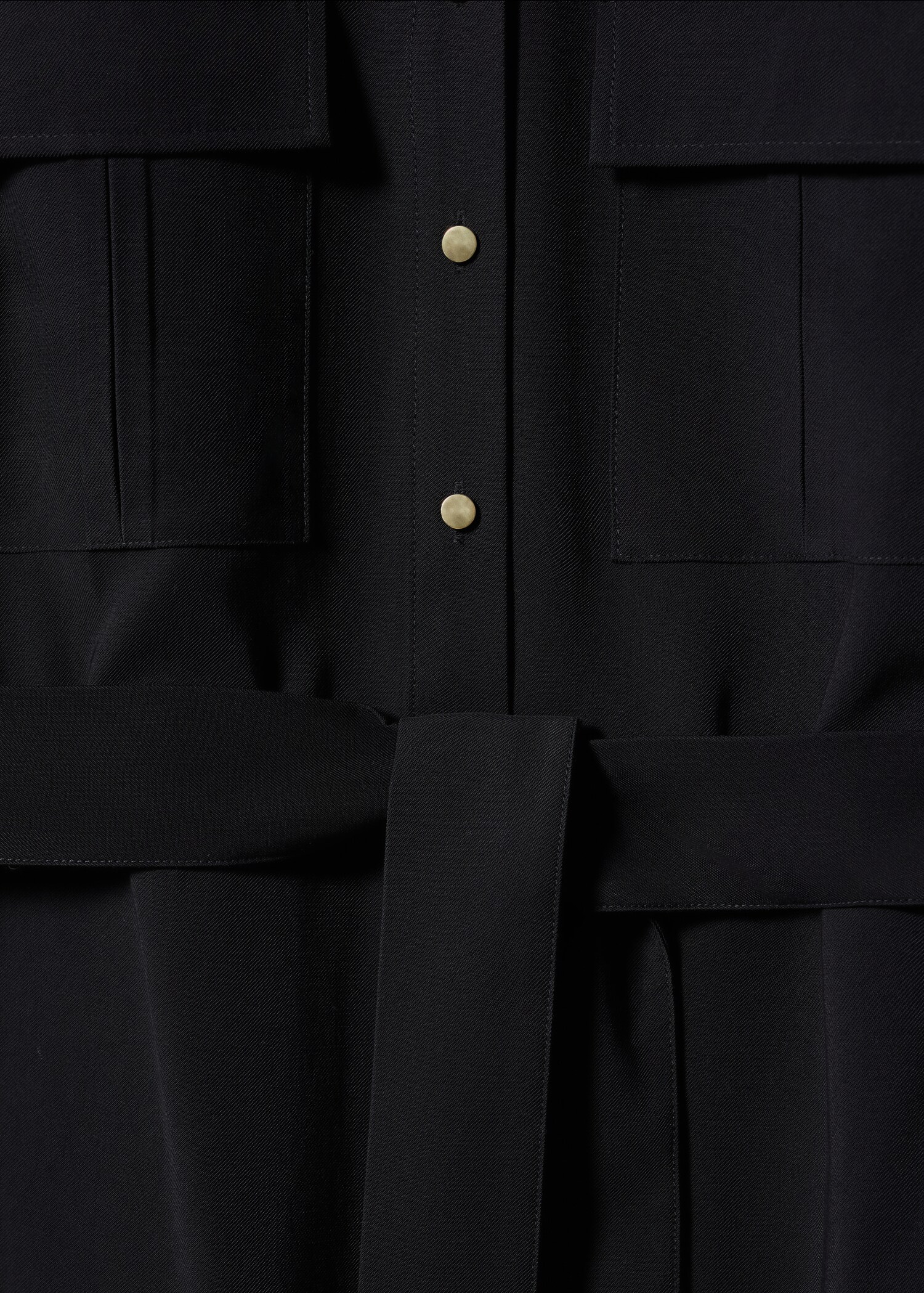 Schwarzes Kleid mit Taschen und Gürtel - Detail des Artikels 8