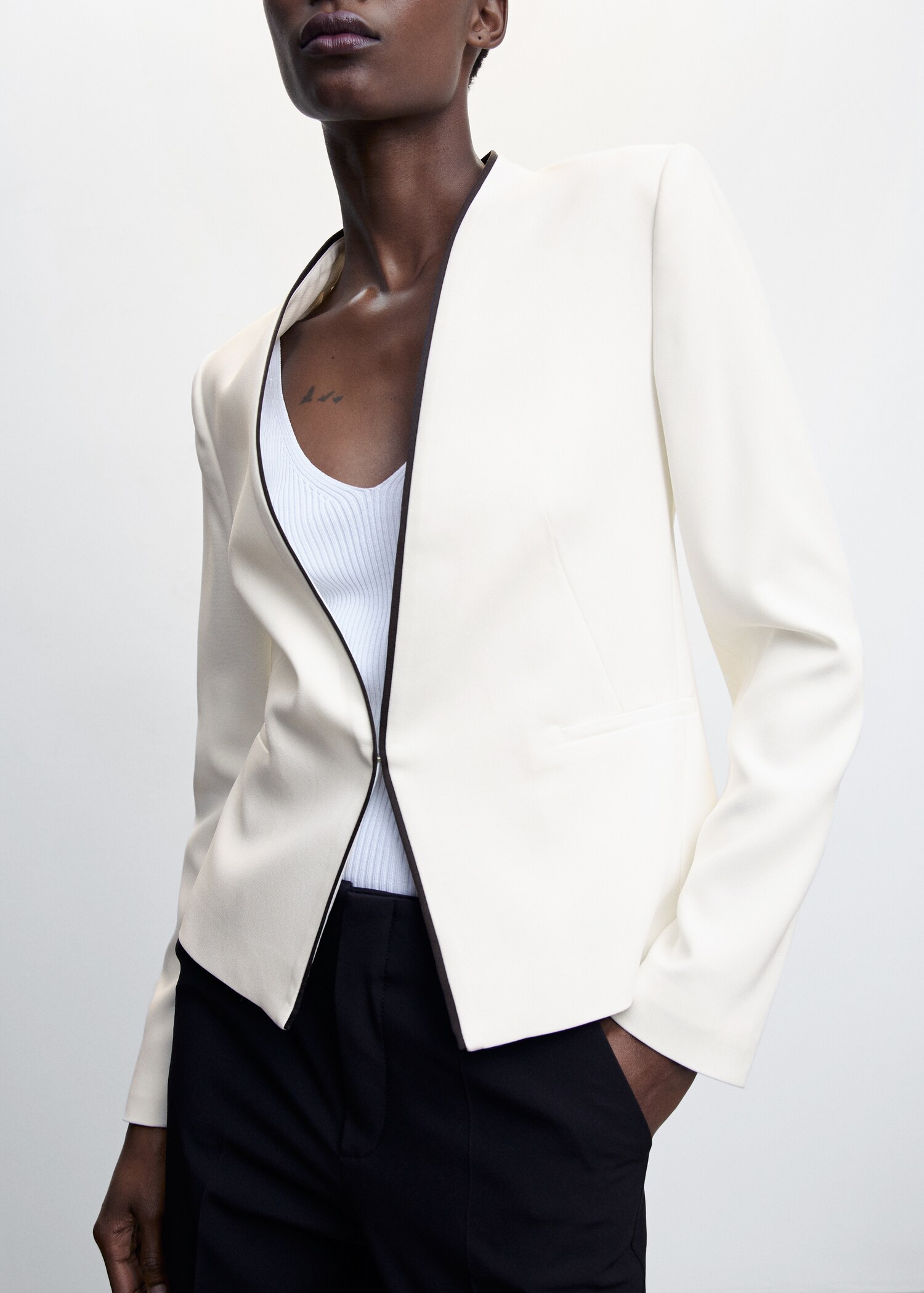 Blazer med kontrastkanter - Artikkeldetalj 6