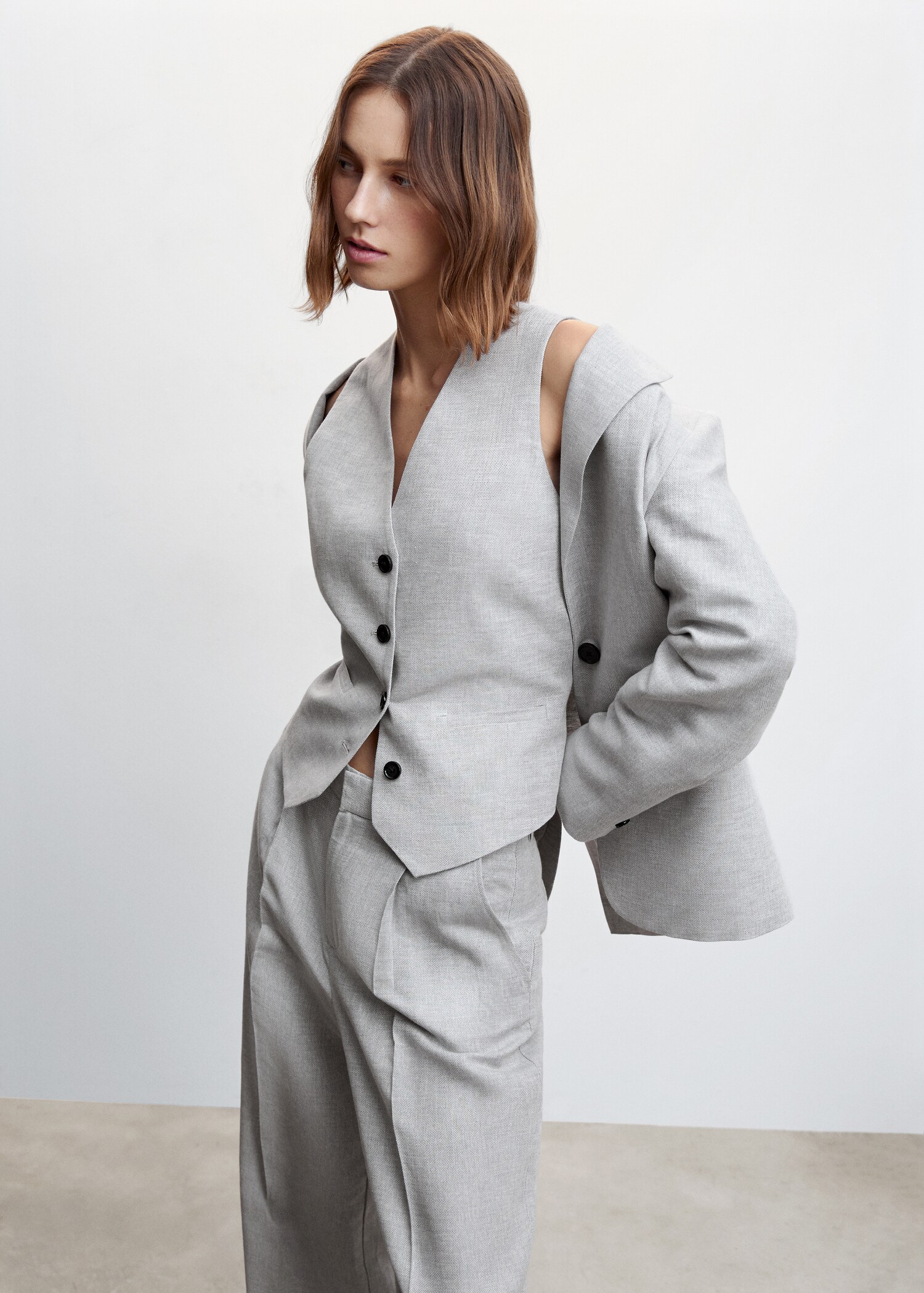 Herringbone linen suit vest - Details of the article 2