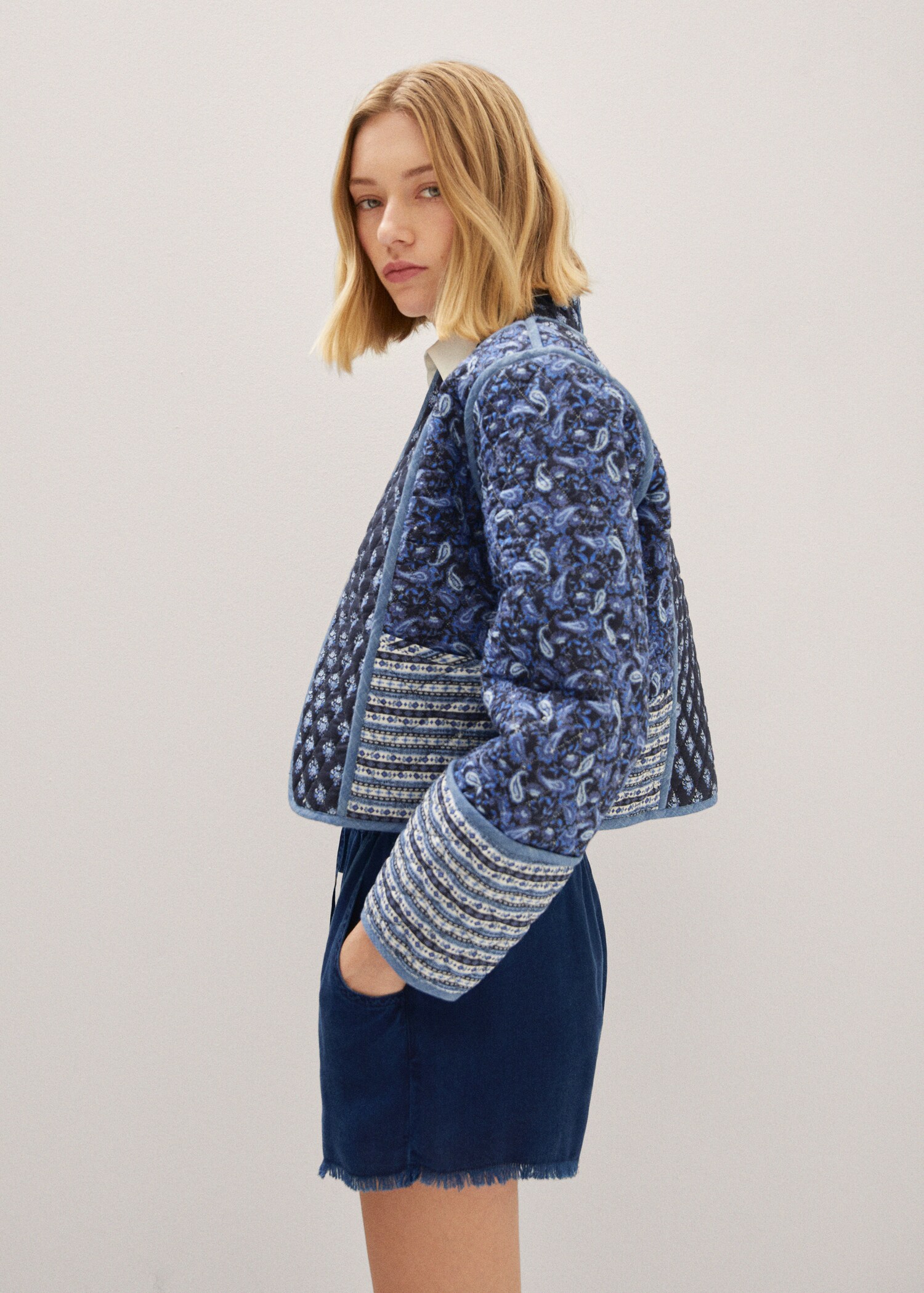 Veste matelassée réversible - Plan moyen