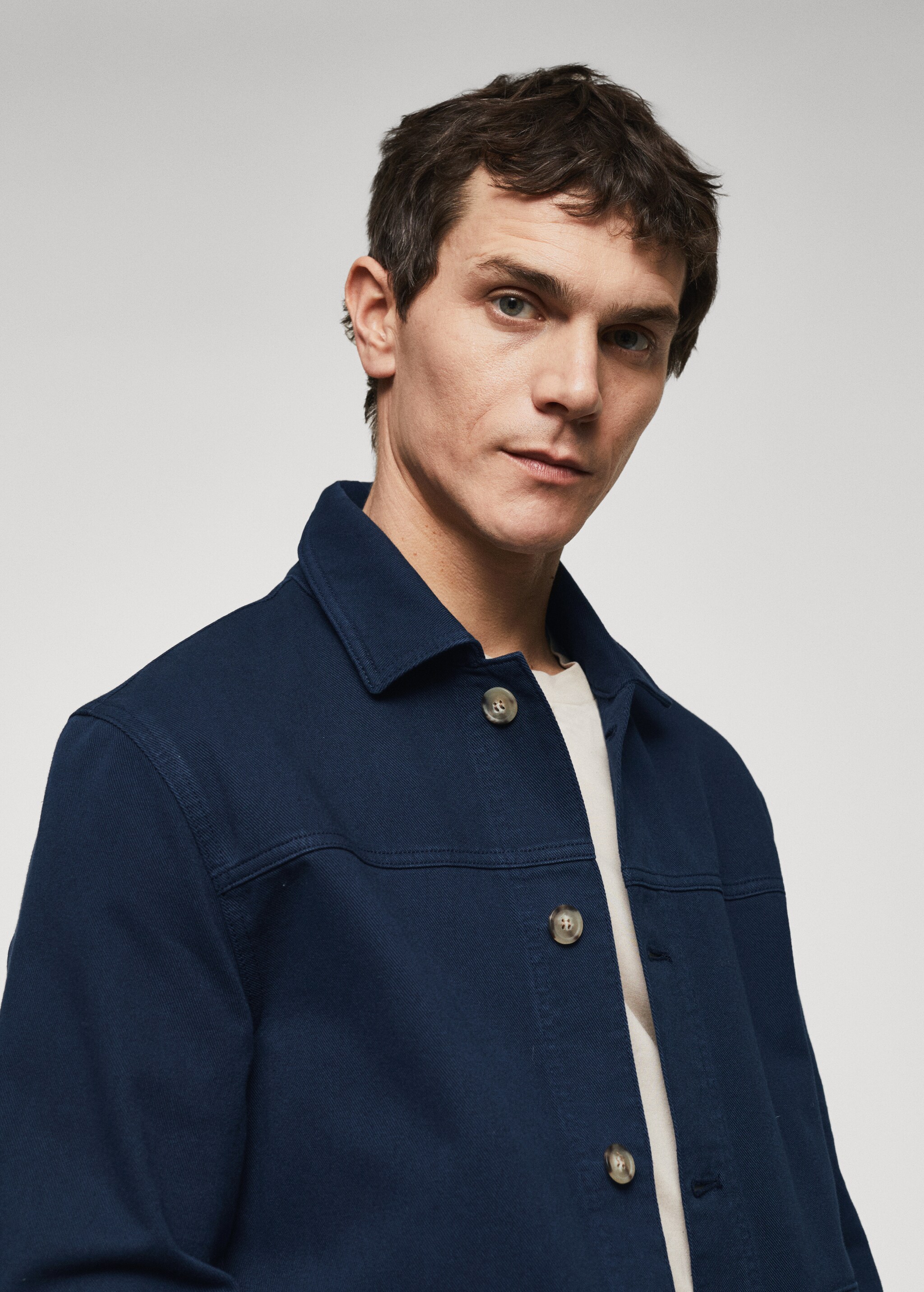 100% cotton overshirt with pockets - Details of the article 1