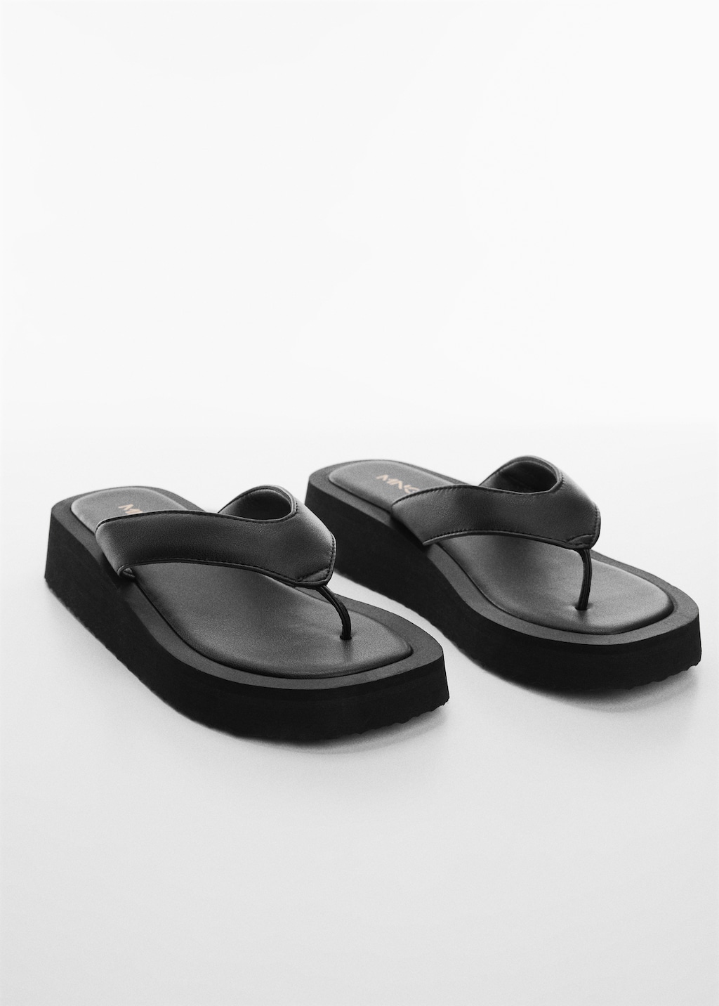 Mango flip flops deals