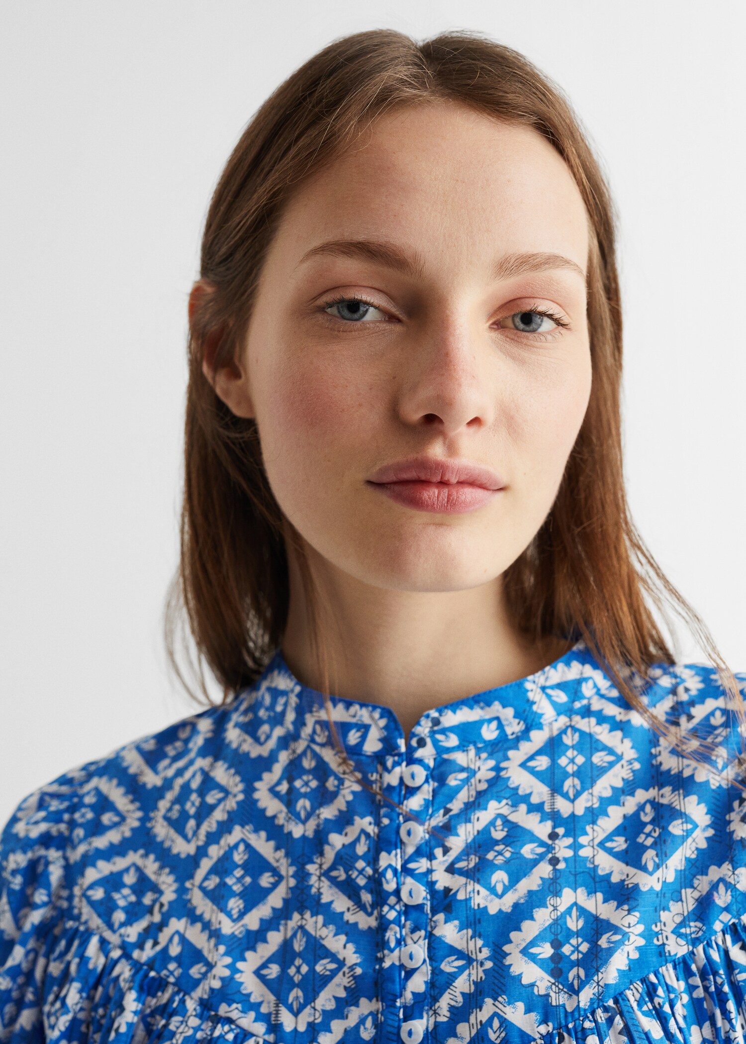 Buttoned printed blouse - Details of the article 1
