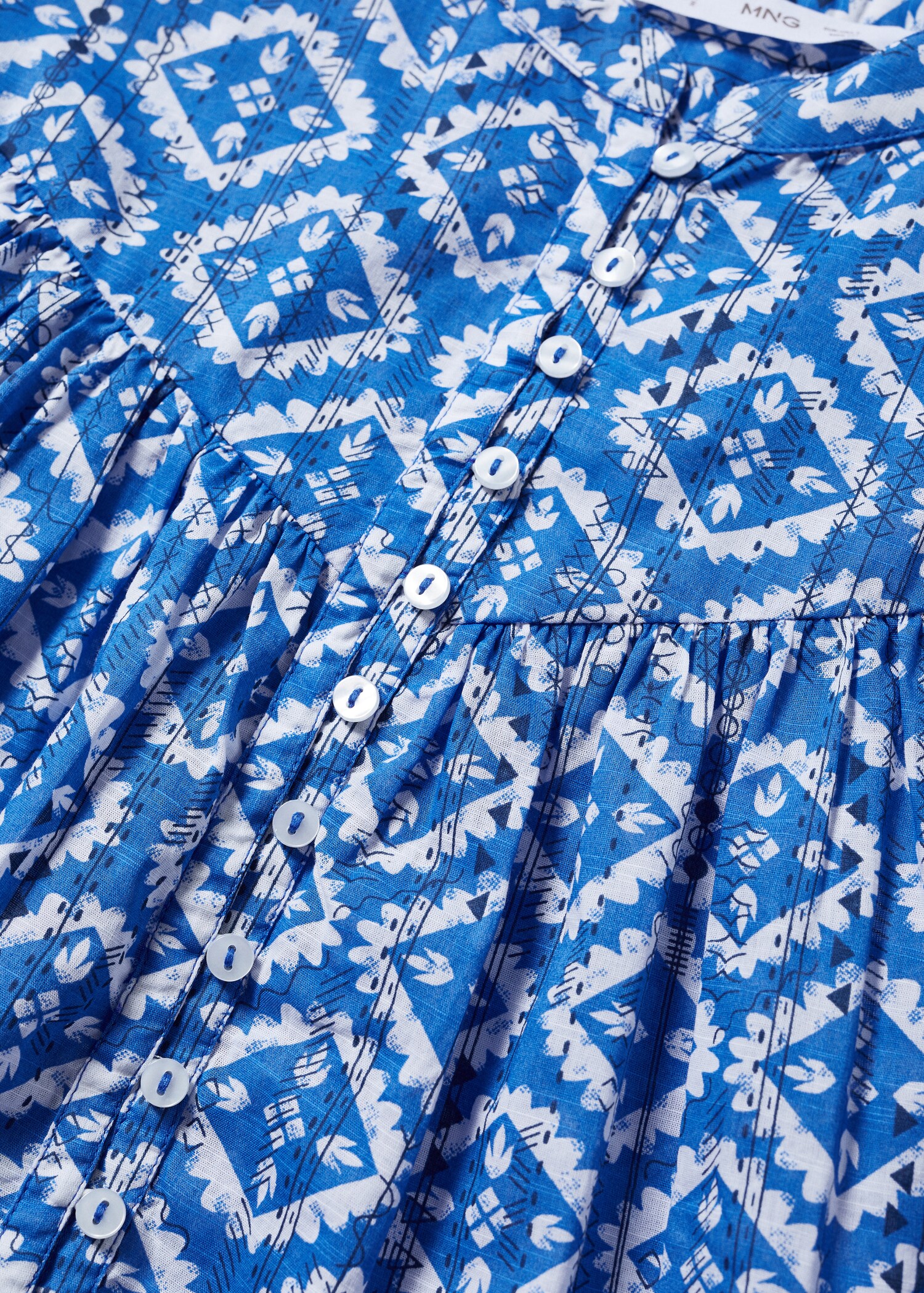 Buttoned printed blouse - Details of the article 8