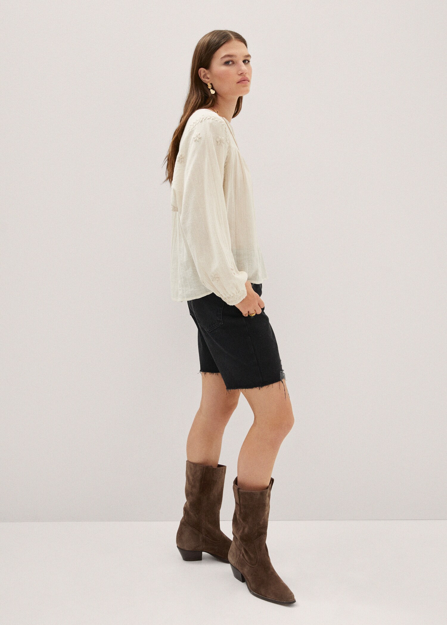 Blouse brodée manches bouffantes - Détail de l'article 4
